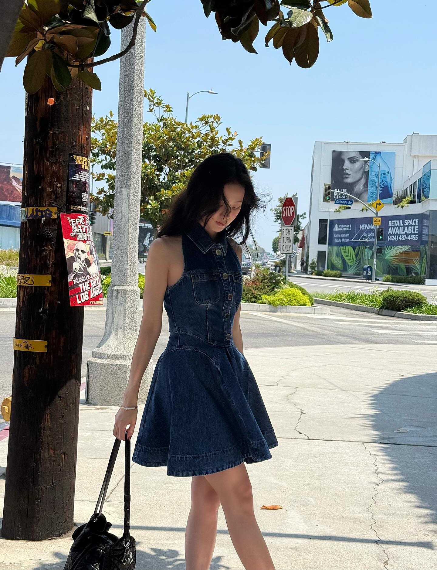 포카리걸 지수 데님 원피스룩🥤💙
LA 거리를 청량하게 만드는 러블리 지수 사랑해😍 이미지7