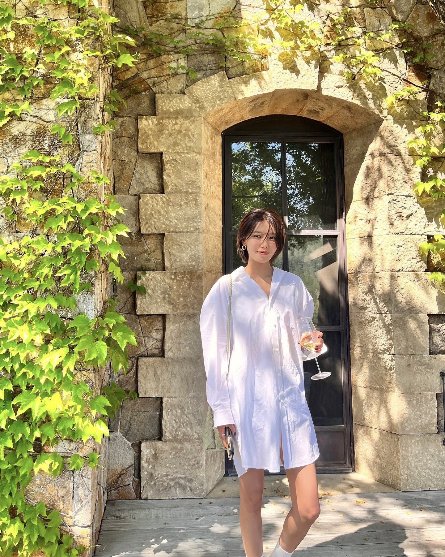 단벌로 끝내는 화이트 원피스✨
화이트 원피스 하나면 데이트, 바캉스, 출근룩도 문제없어요🤍 이미지5