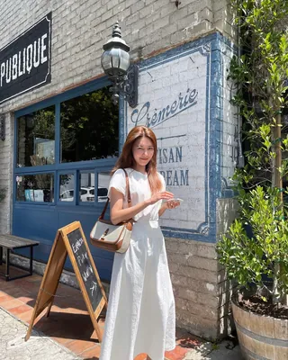 단벌로 끝내는 화이트 원피스✨
화이트 원피스 하나면 데이트, 바캉스, 출근룩도 문제없어요🤍 이미지
