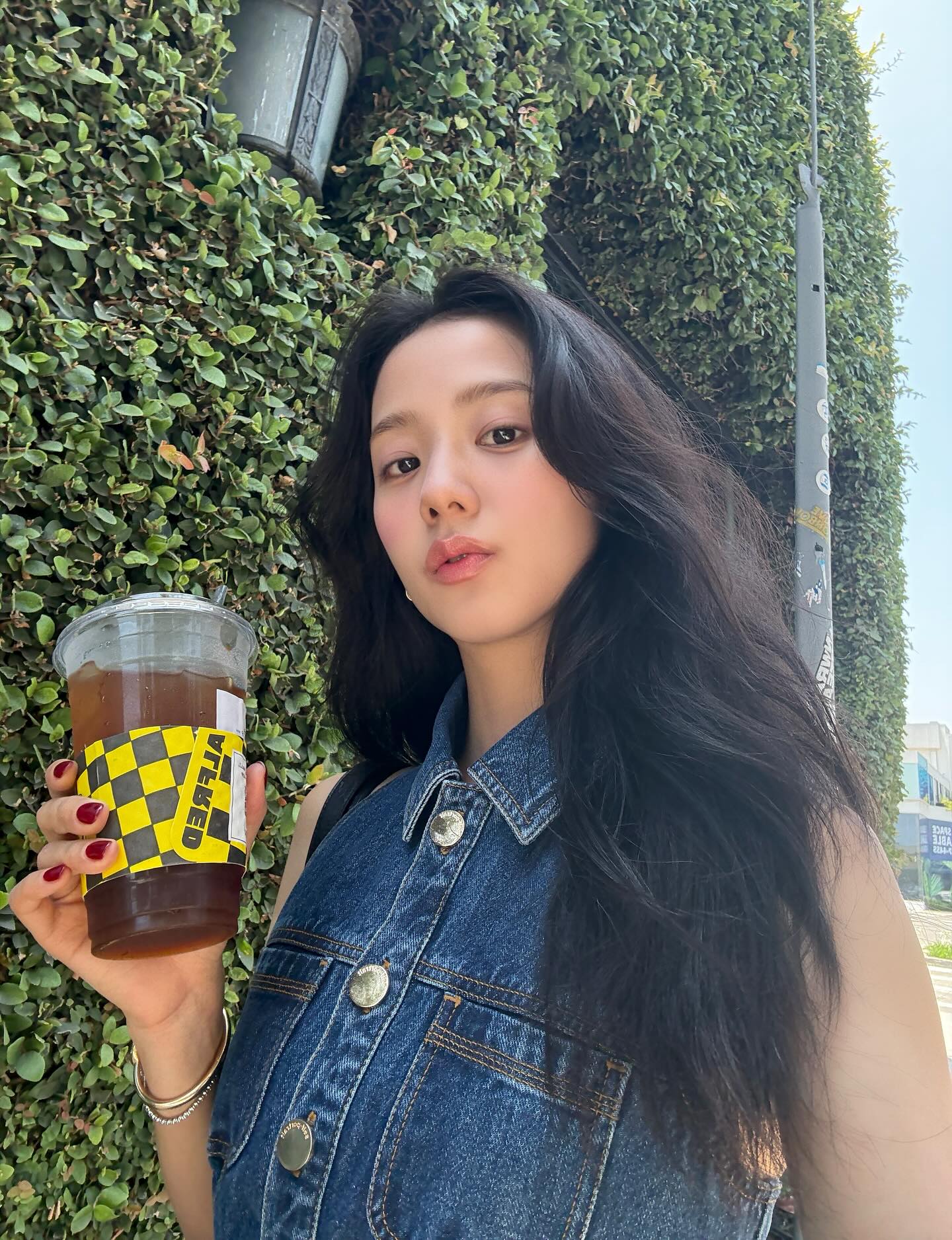 포카리걸 지수 데님 원피스룩🥤💙
LA 거리를 청량하게 만드는 러블리 지수 사랑해😍 이미지2