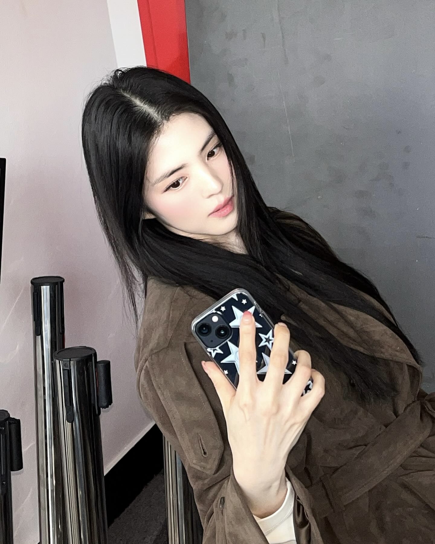 곱슬머리는 매일 아침이 전쟁‼️
이 사진 들고 가서 매직하면 저렇게 될 수 있나??🥲 이미지7