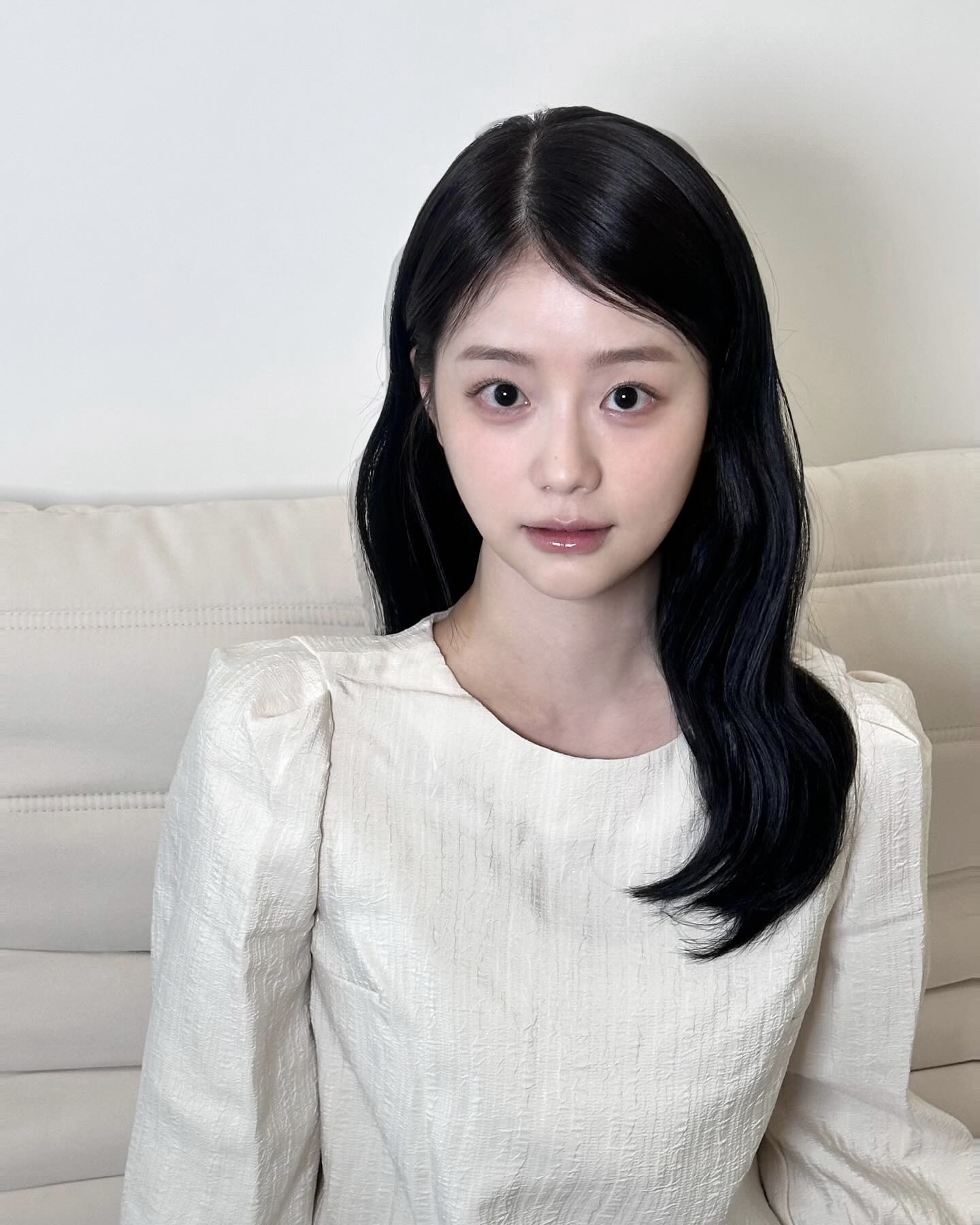 얼굴 더 작아 보이게 하는 앞머리🩶 이미지