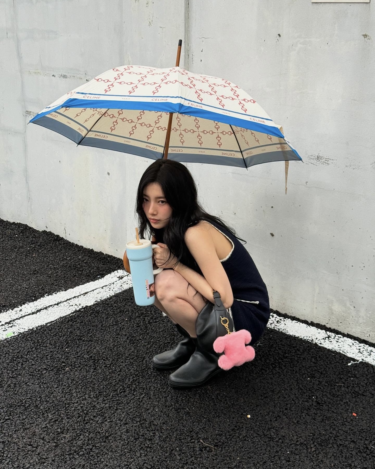 셀린느 공주 수지 장마철 패션☔️🩵
수지 손민수해서 내일 이렇게 입고 나가야지😆 이미지4