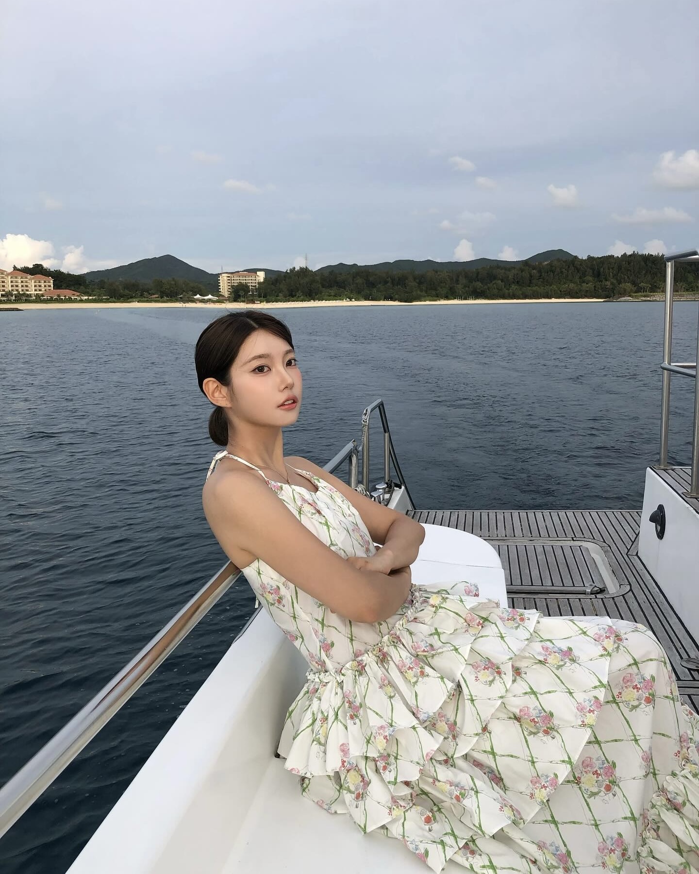 비행기 대신 나언룩 탑승 완료✈️
낯선 도시엔 어떤 옷이 어울릴까? 나언이 먼저 보여준 여행룩🏖️ 이미지2