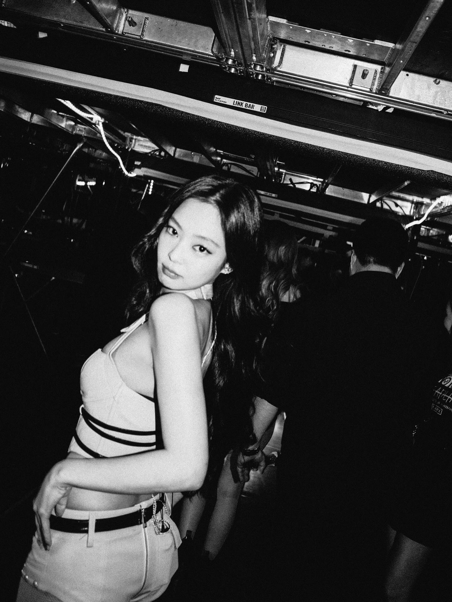 블핑 DEADLINE 콘서트🖤🩷
블랙핑크야 사진 좀 더 풀어줄 수 있겠니...😍🤍 이미지