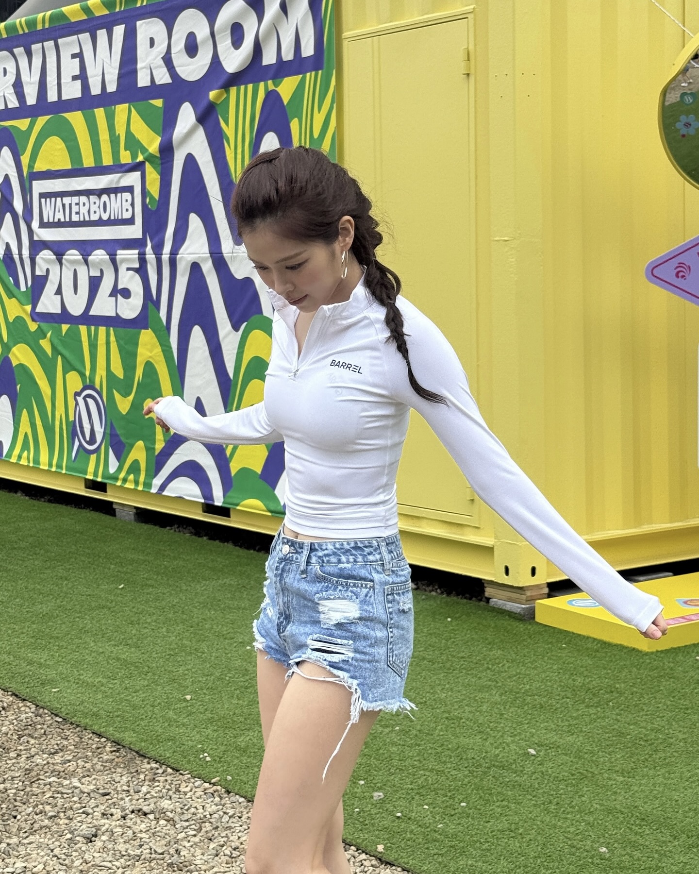 래쉬가드, 유교걸 마음에 파도침🌊 입수 전 셀카 30장은 기본이 되는 래쉬가드 하나씩 쟁여두세요💙 이미지