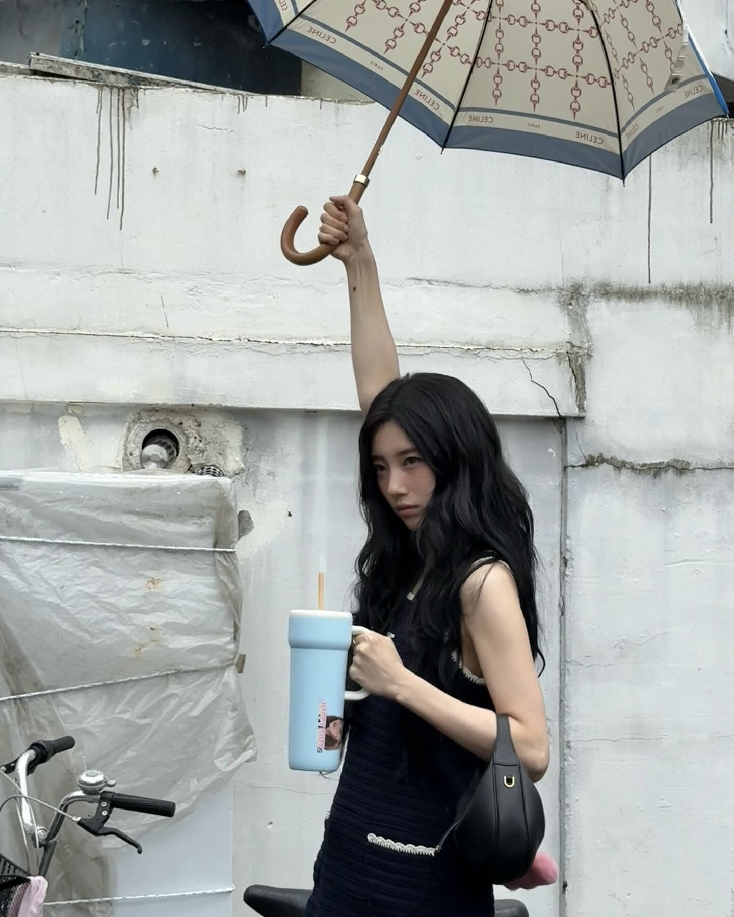 셀린느 공주 수지 장마철 패션☔️🩵
수지 손민수해서 내일 이렇게 입고 나가야지😆 이미지5