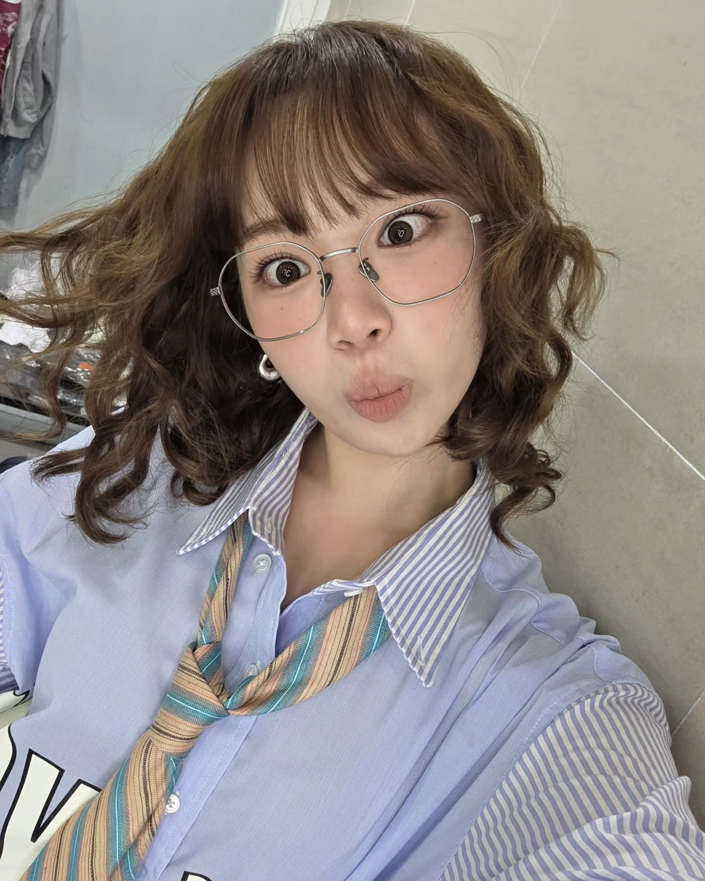 머리 숱 없는 사람, 숱 부자 가능👩🏻‍🦱 이미지"