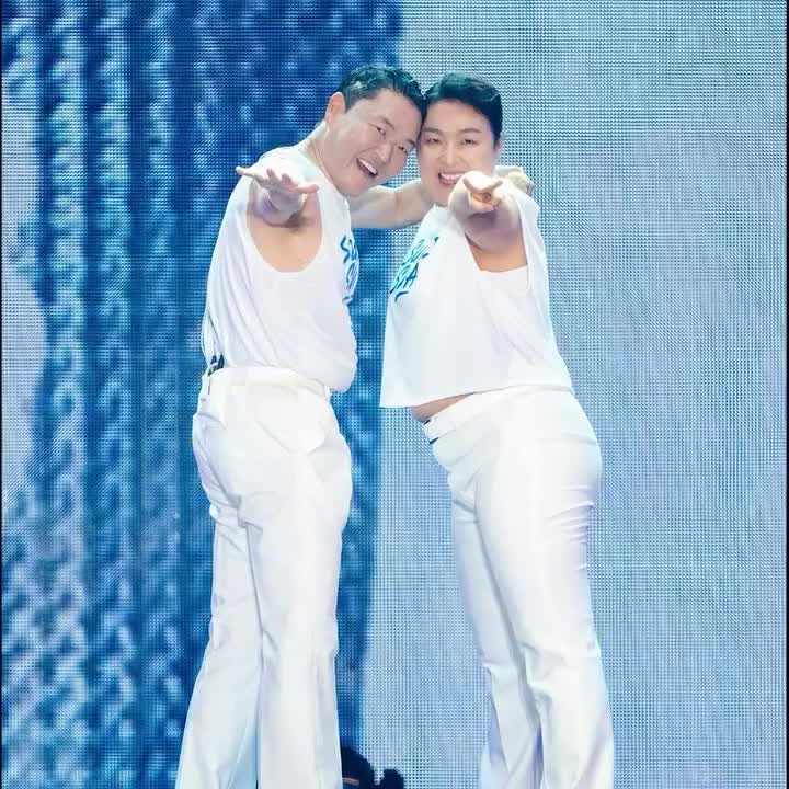 저.. 러브버그 너무 보고싶다🦟🦟 25년 싸이흠뻑교(?) 하이라이트🌊🐳 자꾸 더 지독하게 똑같아…. 이미지