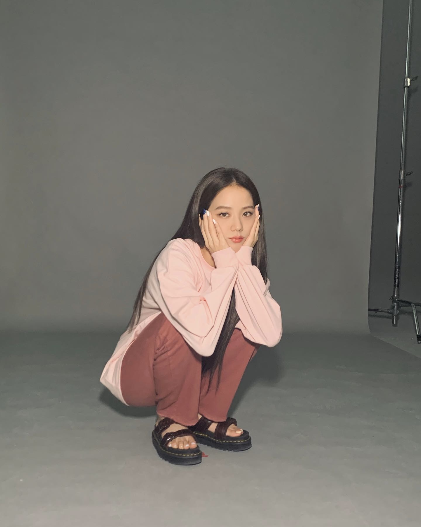 스트랩 슬리퍼, 발끝 꾸안꾸템🦶🏻
여름 내내 멈출 수 없는 내 발 친구, 스트랩 슬리퍼 찜하세요☀️ 이미지6