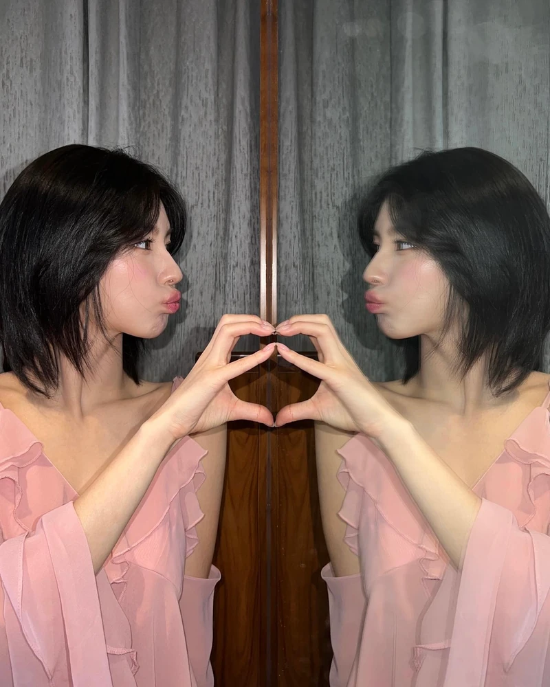 단발 허쉬컷으로 분위기 변신💇🏻♀️🤍
헤어스타일이 질렸다면, 단발 레이어드로 기분 전환해보세요.✨ 이미지6