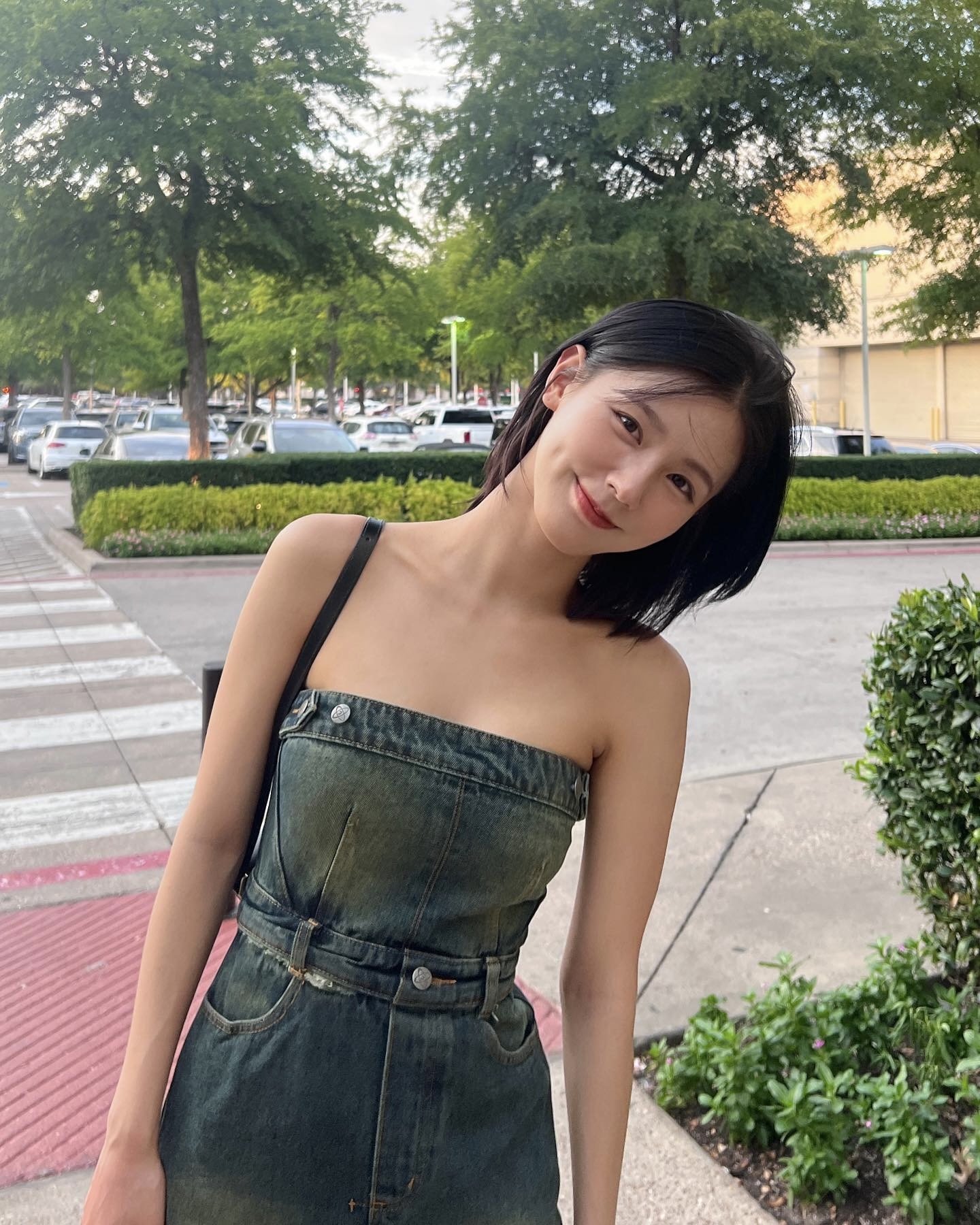 단발 허쉬컷으로 분위기 변신💇🏻‍♀️🤍
헤어스타일이 질렸다면, 단발 레이어드로 기분 전환해보세요.✨ 이미지3