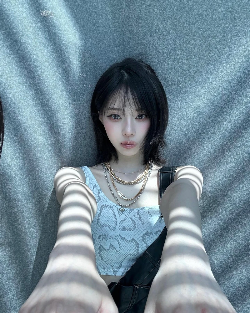 단발 허쉬컷으로 분위기 변신💇🏻♀️🤍
헤어스타일이 질렸다면, 단발 레이어드로 기분 전환해보세요.✨ 이미지1