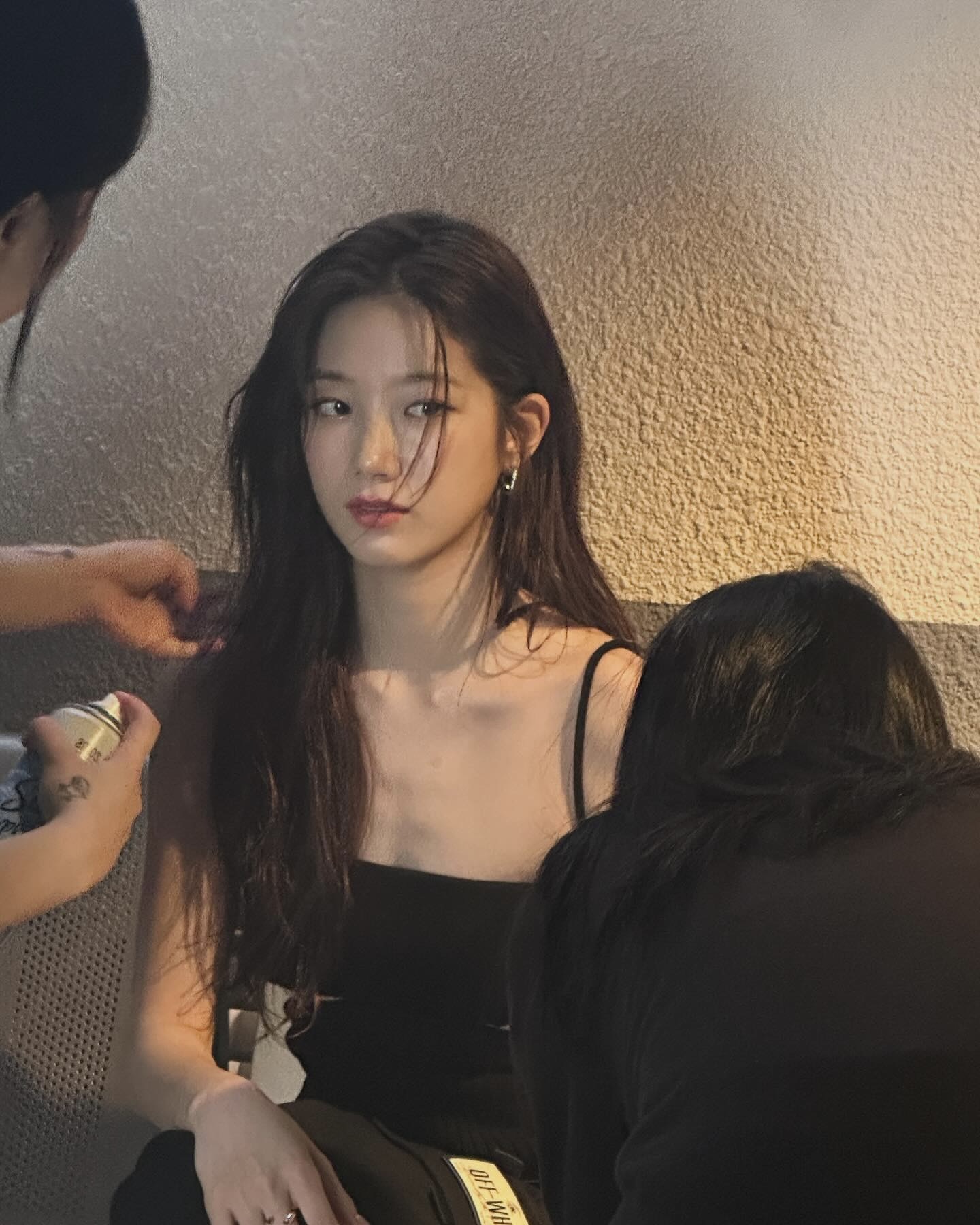 가볍게 입어도 분위기는 확실하게🖤
블랙 슬리브리스로 완성하는 여름 코디 참고서📚☁️ 이미지