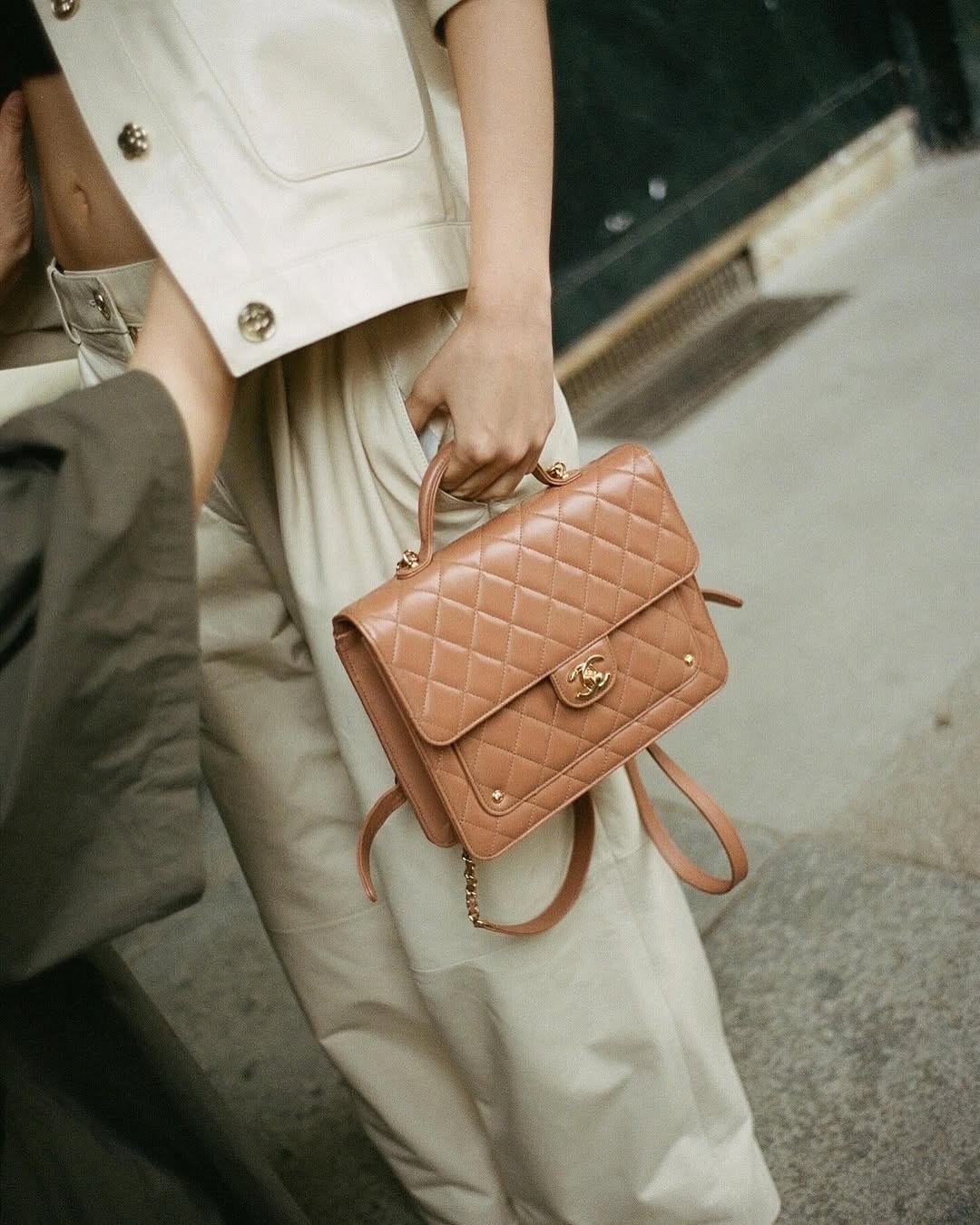 제니가 알려주는🖤🤍가을 샤넬룩
제일 먼저 가을 준비하라고 알려주심🍁🧥분위기 너무 고급지자나 이미지7