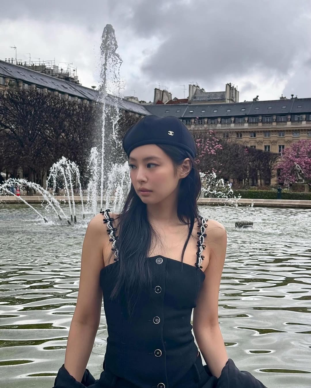 제니가 알려주는🖤🤍가을 샤넬룩
제일 먼저 가을 준비하라고 알려주심🍁🧥분위기 너무 고급지자나 이미지3