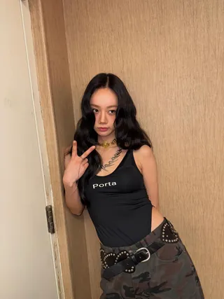 이 패션은 핫바디만 입나봐🔥
뭘 좀 아는 여자들의 여름철 핫 아이템. 바디수트 팬츠 조합❤️🔥✨ 이미지
