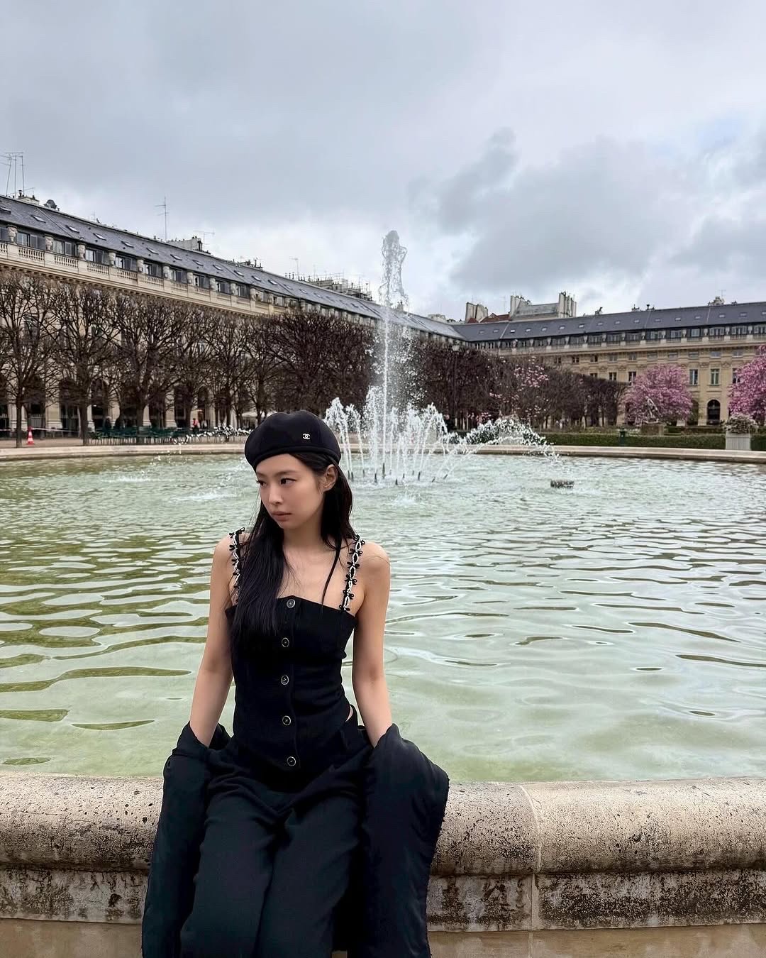 제니가 알려주는🖤🤍가을 샤넬룩
제일 먼저 가을 준비하라고 알려주심🍁🧥분위기 너무 고급지자나 이미지4