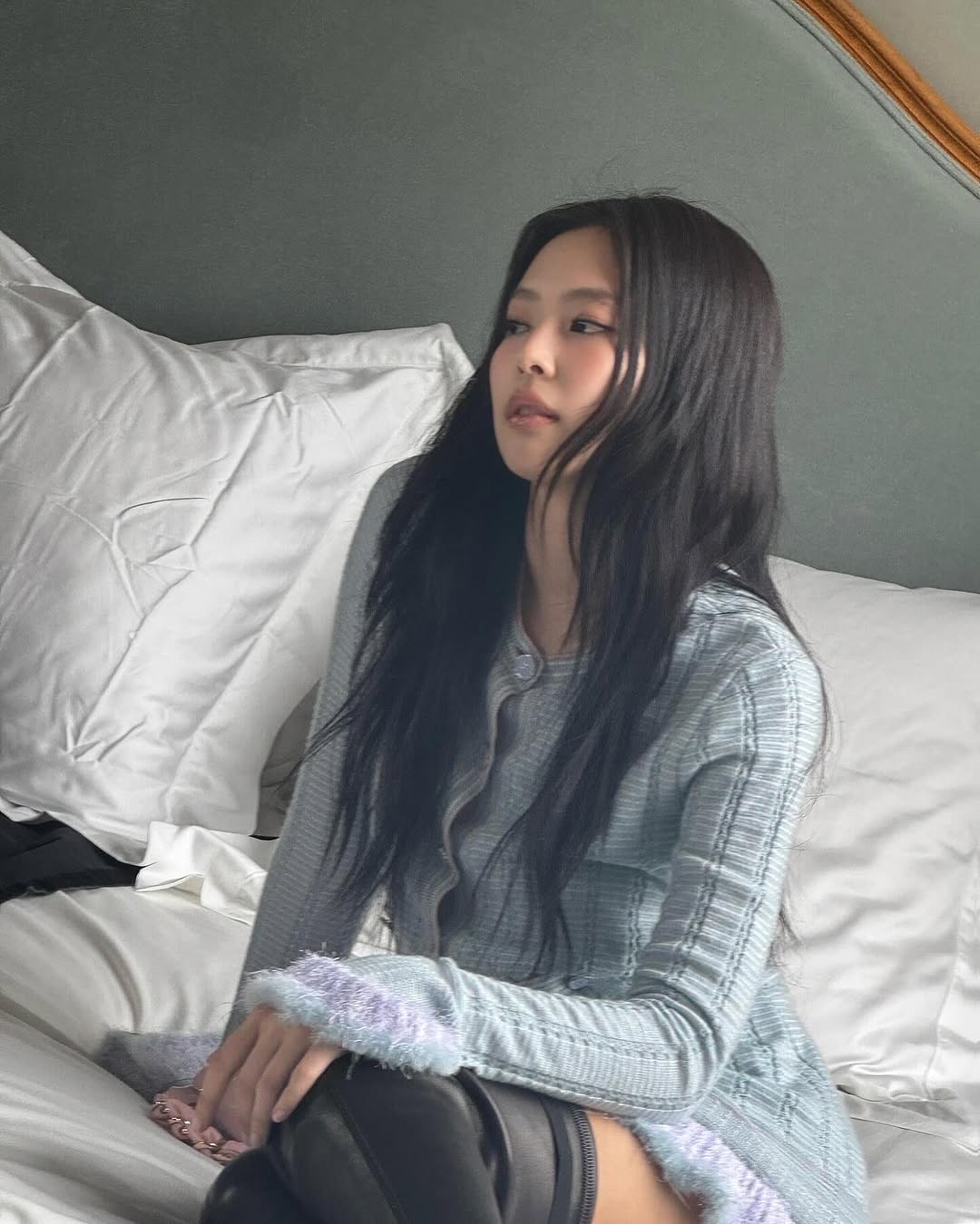 제니가 알려주는🖤🤍가을 샤넬룩
제일 먼저 가을 준비하라고 알려주심🍁🧥분위기 너무 고급지자나 이미지8