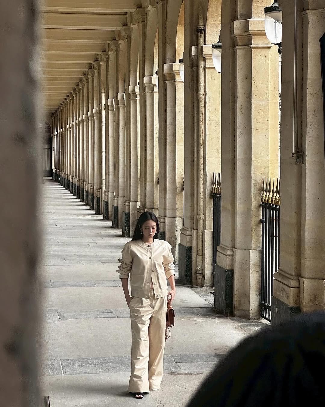 제니가 알려주는🖤🤍가을 샤넬룩
제일 먼저 가을 준비하라고 알려주심🍁🧥분위기 너무 고급지자나 이미지5