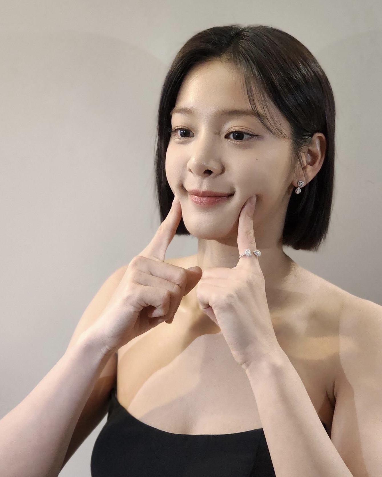 태슬컷, 퇴사보다 빠른 체인지법🔍 이제부터 단발병보다 강력한 태슬컷병이 시작될 거예요💇🏻‍♀️ 이미지