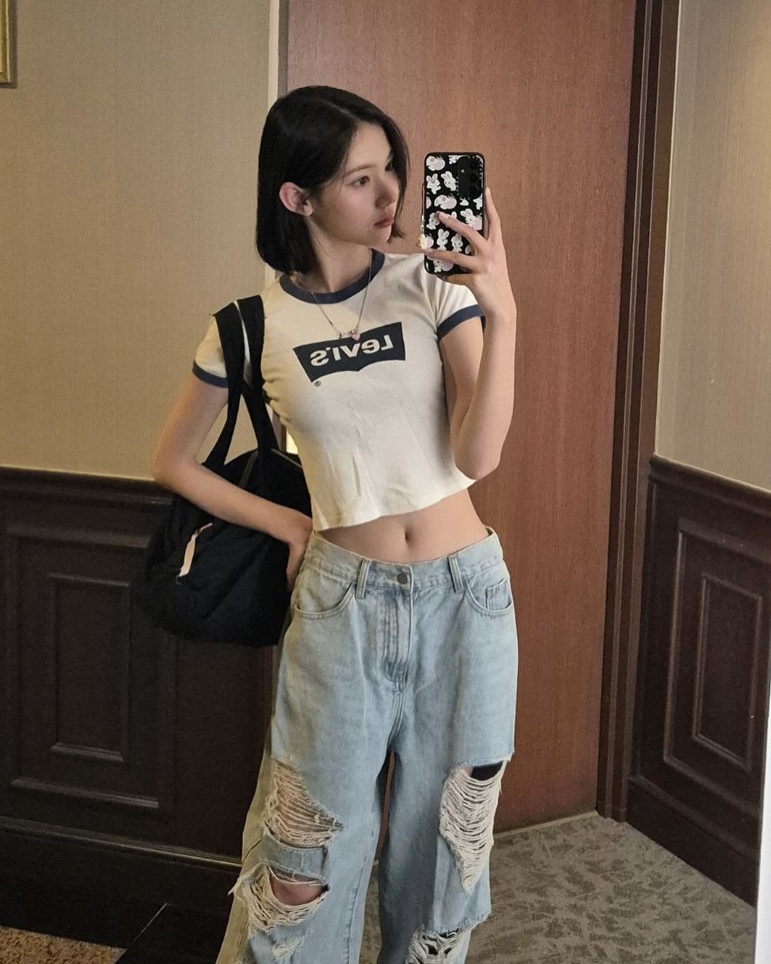 크롭티 입고 싶어? 그만 누워있어😤
거울 앞 크롭핏 상상 중이라면... 오늘부터 @운동 시작하세요🏋🏻‍♂️ 이미지4