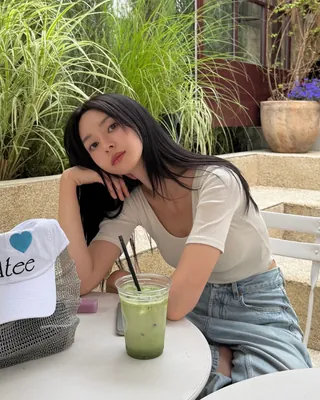 이 연청, 햇살이랑 콜라보 했나 봐☀️
연청 팬츠 입는 순간 광채 필터 ON✨🩵지금 주목하세요 이미지