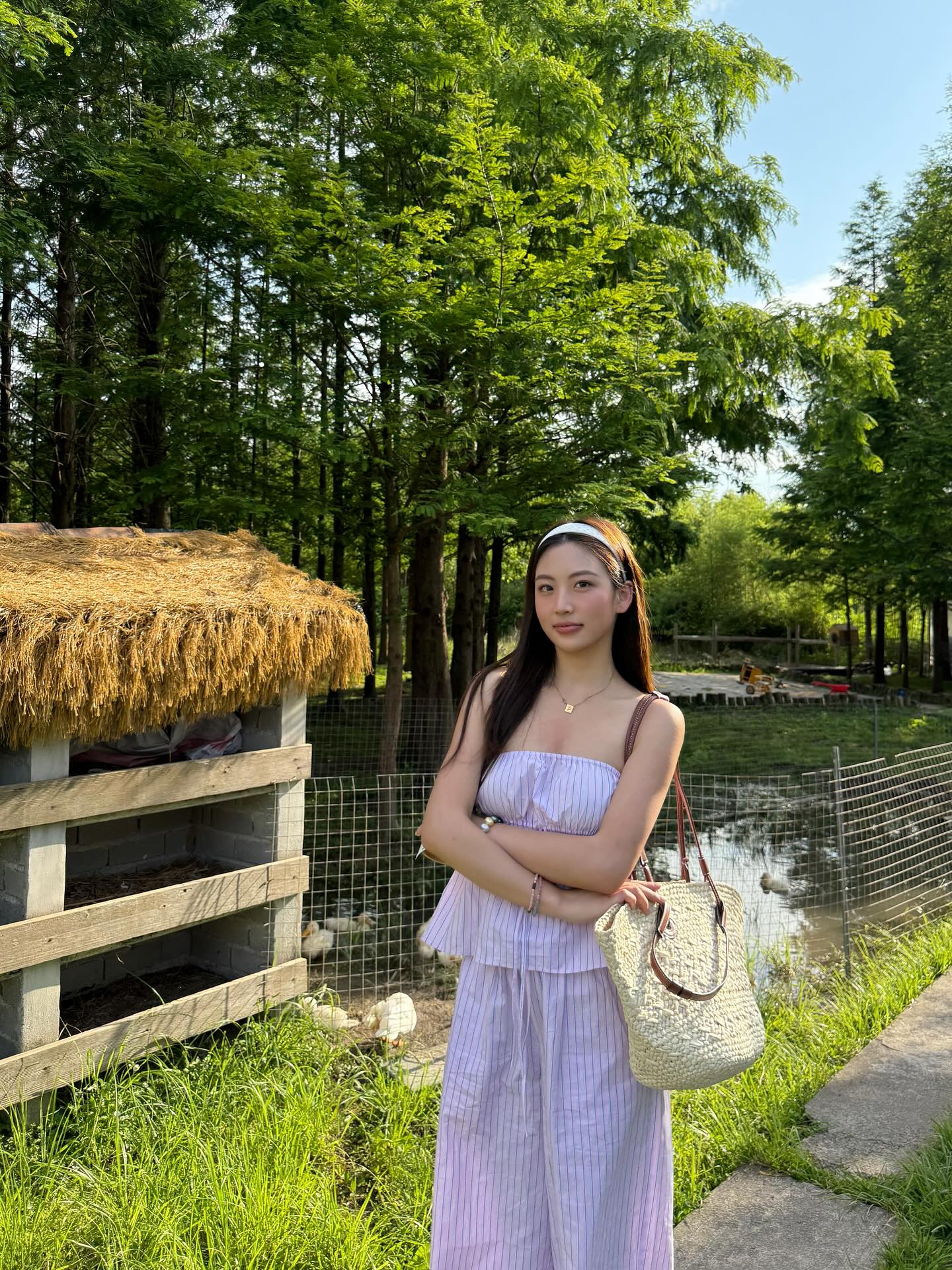 일요일엔 셋업 입고 느좋 카페☕️🤍
분위기까지 제대로 챙긴 주말 데일리 셋업룩 완성✨ 이미지5