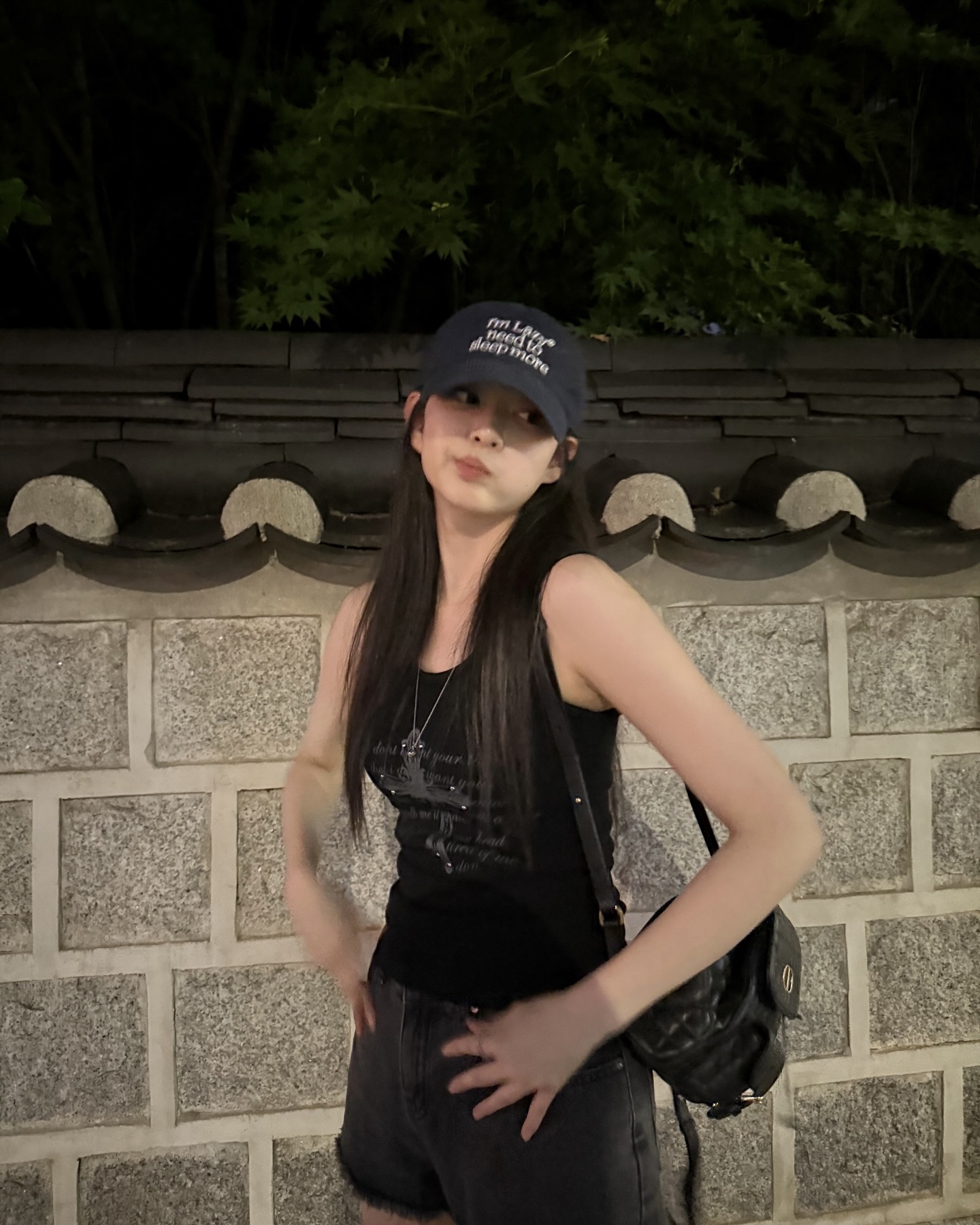 한여름엔 민소매만한 게 없지🍃🤍
가볍고 시원하게 즐기는 셀럽의 슬리브리스 데일리룩✨ 이미지8