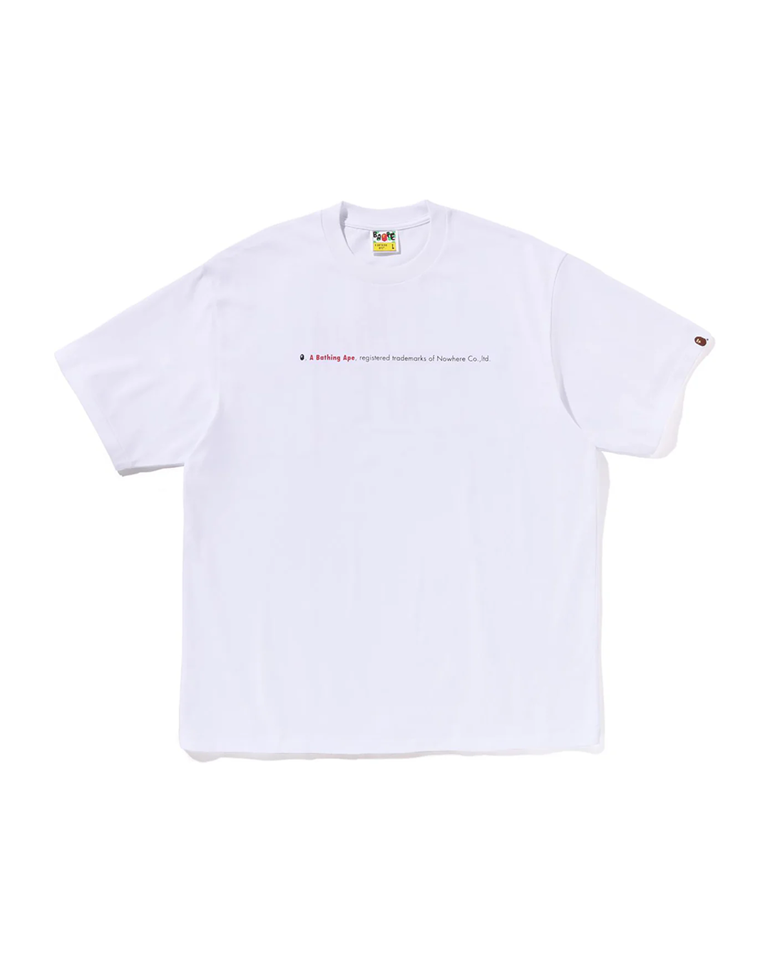 한국 힙합 대부, 더콰이엇
그의 존재감만큼이나 확실한 베이프 아이템 두 가지👕

여전히 힙합 씬을 대표하는 더콰이엇. 그의 개성을 드러내는 베이프 아이템 두 가지를 소개하겠습니다.

1. 베이프 하이라이트 로고 릴랙스드 핏 티셔츠
간결한 실루엣에 레드 컬러 로고로 포인트를 준 반팔 티셔츠입니다. 소매에 더해진 에이프 헤드 탭 디테일이 스트릿 감성을 은은하게 드러내어, 자연스럽고 힙한 분위기를 연출했습니다.

2. 베이프 카모 스트라이프 베이스볼 셔츠
베이프 특유의 카모플라쥬 패턴을 담아낸 베이스볼 셔츠입니다. 전면을 가로지르는 시그니처 로고와 소매의 패치로 강렬한 포인트를 더해, 스포티하면서도 개성 있는 무드를 보여줬습니다. 이미지