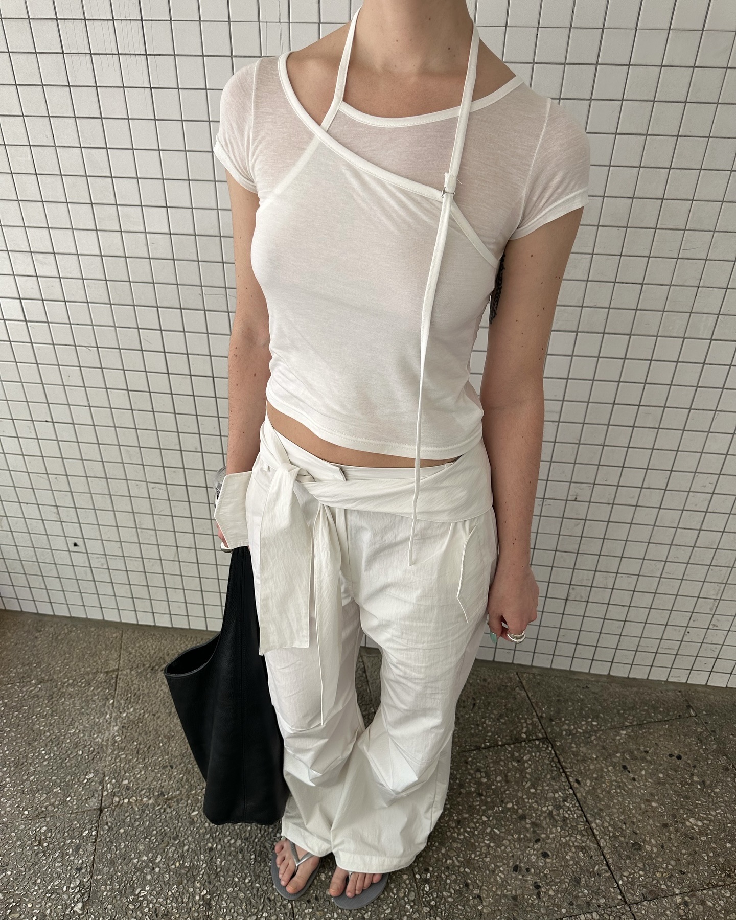 반팔티도 센스 있게 입자👚🤍
조합만 잘해도 스타일 살아나는 여름 필수템!✨ 이미지6