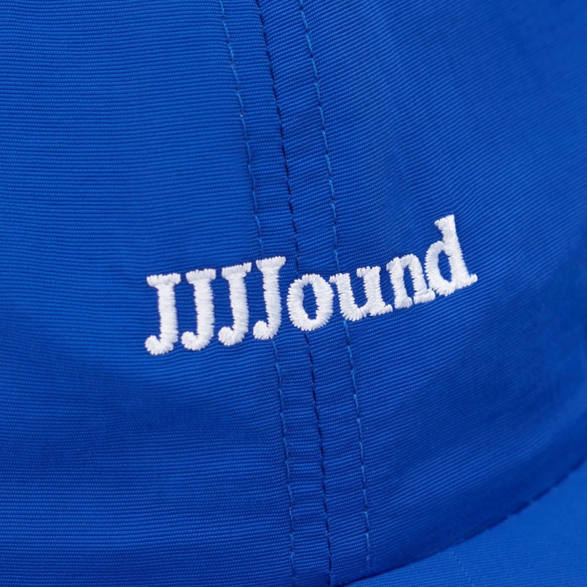 물 들어올 때 캡 젓는다⁠
JJJ자운드 FW25, 한여름에 미리보는 가을 모자 🧢⁠
⁠
JJJ자운드가 FW25 시즌을 맞아 다채로운 색상의 헤리티지 볼캡 컬렉션을 선보일 예정입니다. 로얄 블루, 샌드 베이지, 포레스트 그린 등 10가지 이상의 다채로운 컬러의 캡을 공개된 티저 이미지로 볼 수 있는데요.⁠
⁠
자연스러운 컬러와 절제된 로고 플레이는 브랜드 특유의 미니멀 헤리티지 감성을 고스란히 담고 있습니다. ⁠ 이미지4