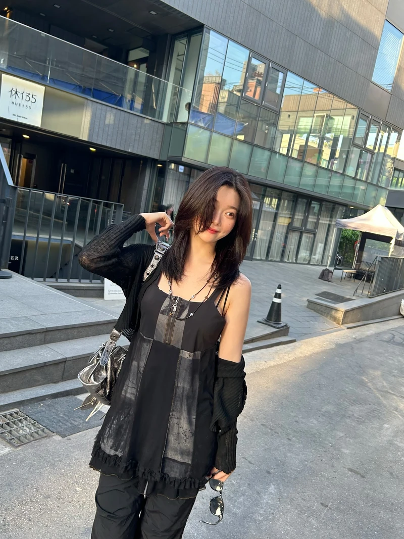 원피스 단독 공연 끝났습니다📢
이젠 데님이랑 듀엣할 시간이에요🎤💕둘 화음 뭐야 잘어울려 이미지7