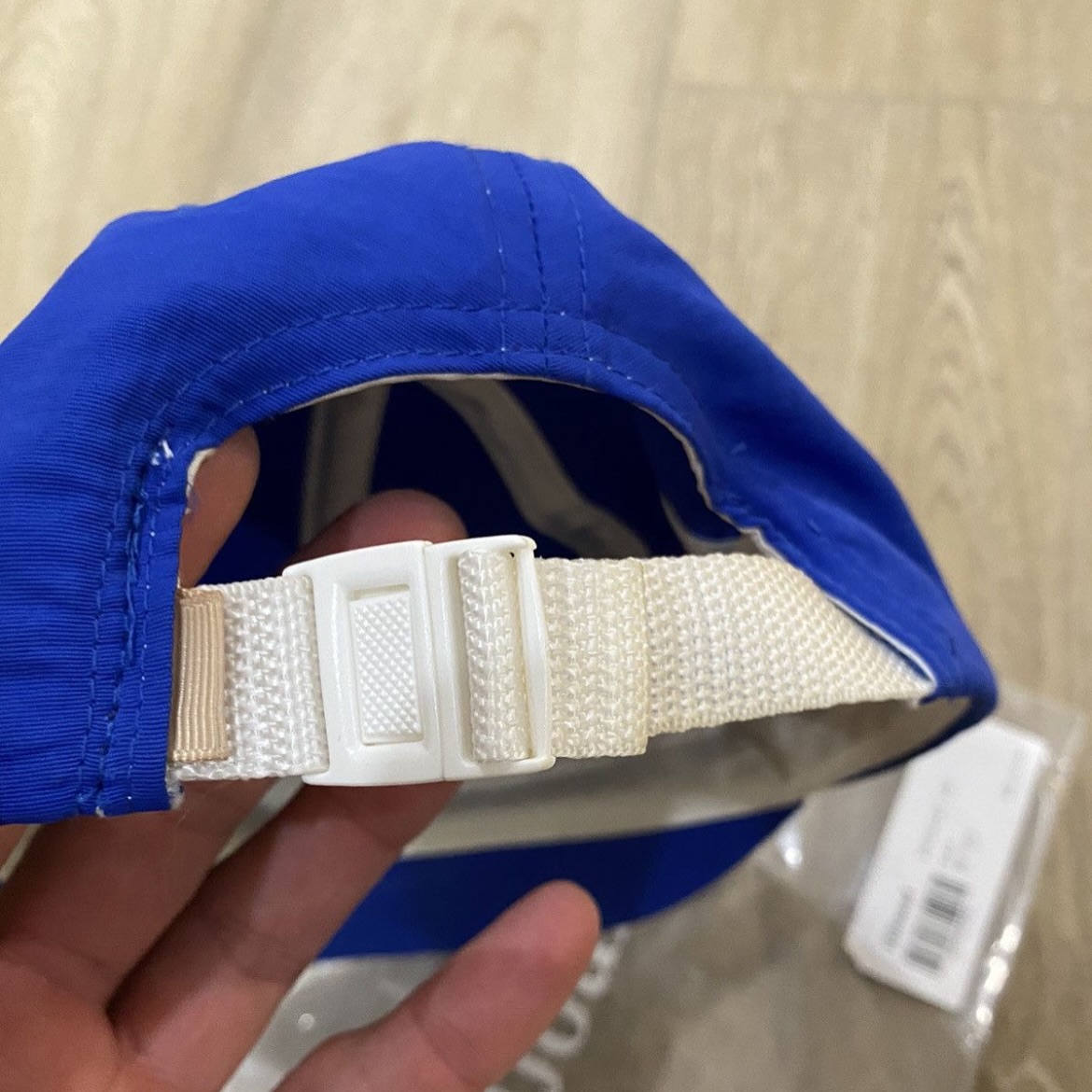 물 들어올 때 캡 젓는다⁠
JJJ자운드 FW25, 한여름에 미리보는 가을 모자 🧢⁠
⁠
JJJ자운드가 FW25 시즌을 맞아 다채로운 색상의 헤리티지 볼캡 컬렉션을 선보일 예정입니다. 로얄 블루, 샌드 베이지, 포레스트 그린 등 10가지 이상의 다채로운 컬러의 캡을 공개된 티저 이미지로 볼 수 있는데요.⁠
⁠
자연스러운 컬러와 절제된 로고 플레이는 브랜드 특유의 미니멀 헤리티지 감성을 고스란히 담고 있습니다. ⁠ 이미지3