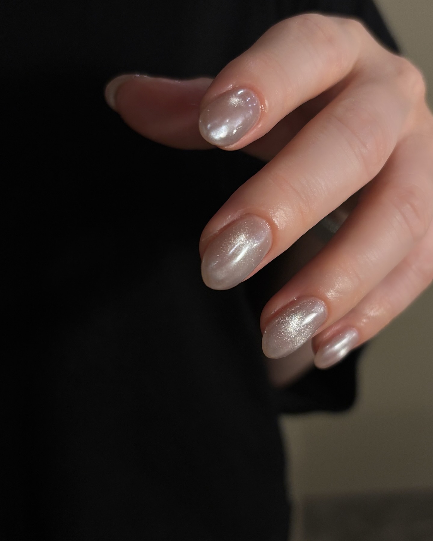 파우더 네일 못 참지🤍
다음 달 네일은 영롱하게, 파우더 네일로 예약할게요💅✨ 이미지7