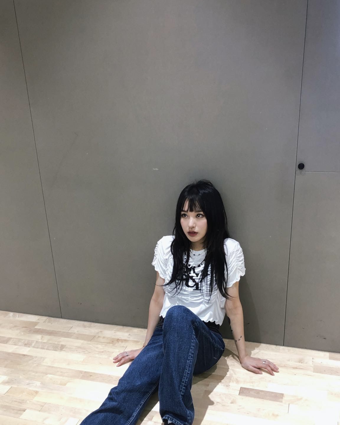 셔링 티, 몰래 꺼내는 히든카드🃏
옷장 속 숨은 진주🫧✨셔링 티셔츠 코디, 오늘 제대로 풀어봤어요 이미지