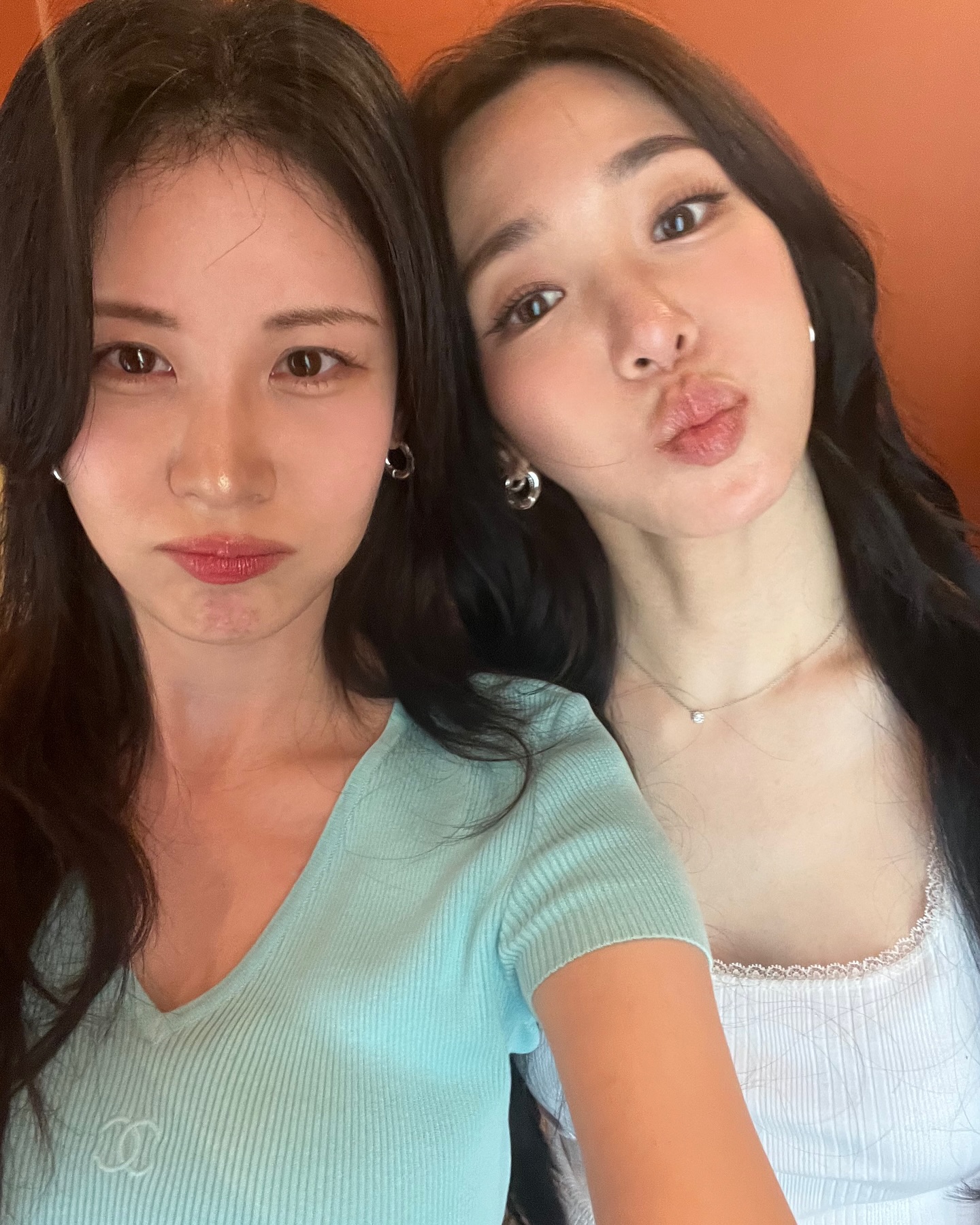 티파니 생일에 소녀시대 완전체🎂 
데뷔 18주년, 찐친력 만랩 소시😎 나도 이런 우정 갖고싶다🎀 이미지8