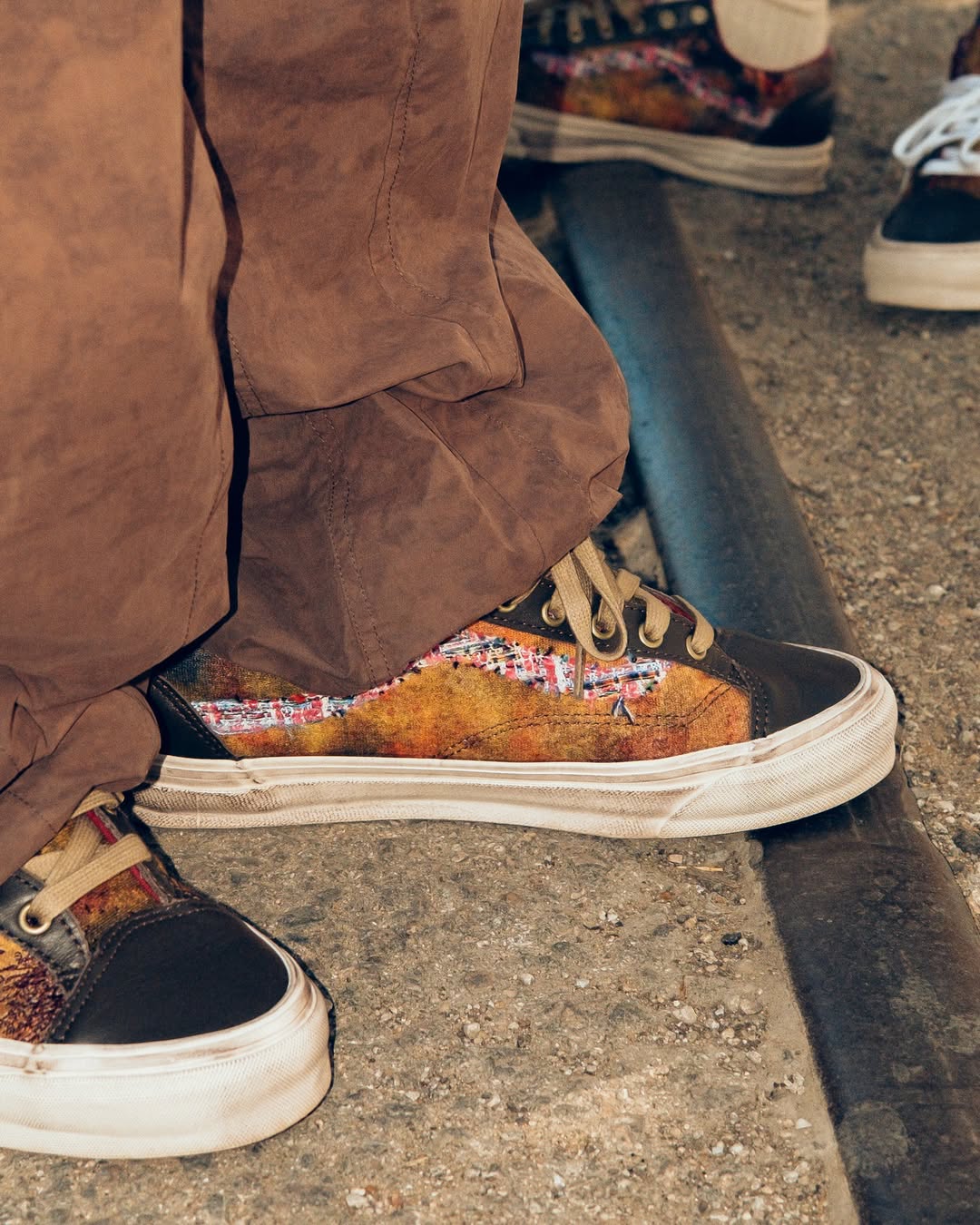 샤넬 그래피티백 오마주한 반스🎨 이미지4