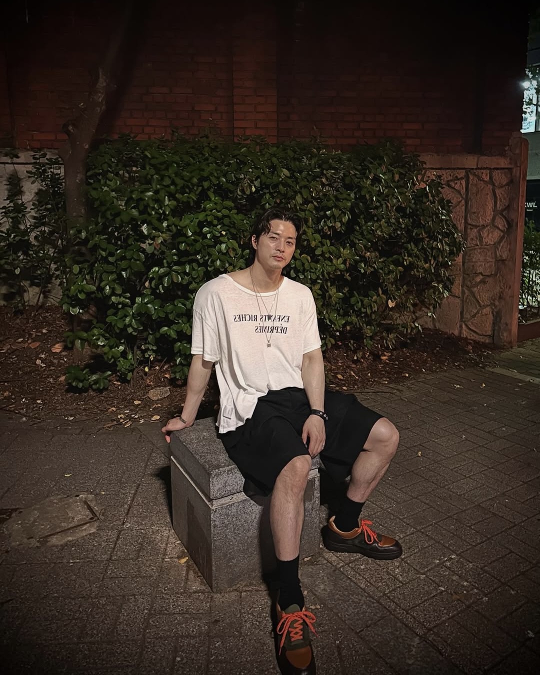 무심하게 입는 검정 버뮤다팬츠📞 이미지3