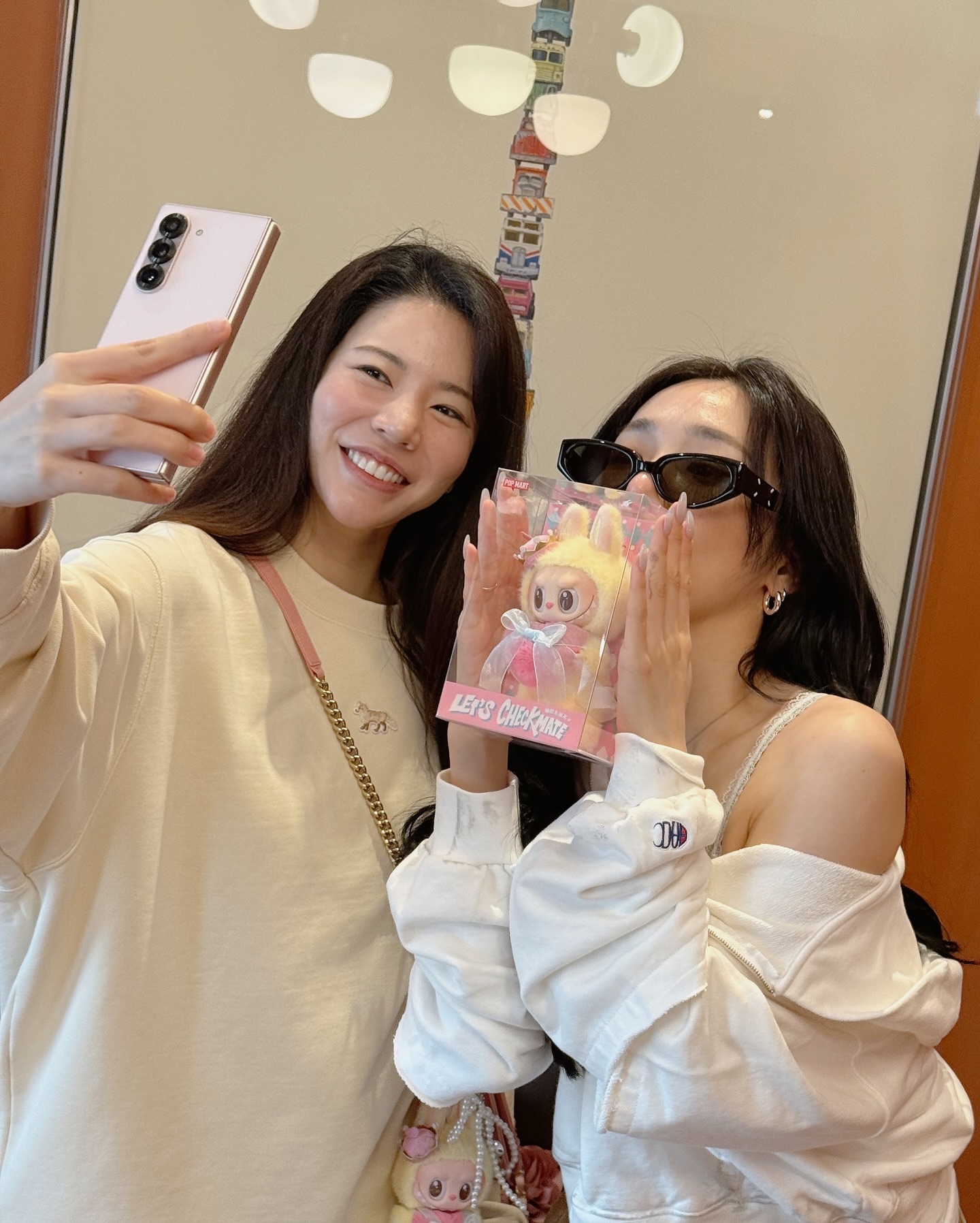 티파니 생일에 소녀시대 완전체🎂 
데뷔 18주년, 찐친력 만랩 소시😎 나도 이런 우정 갖고싶다🎀 이미지6