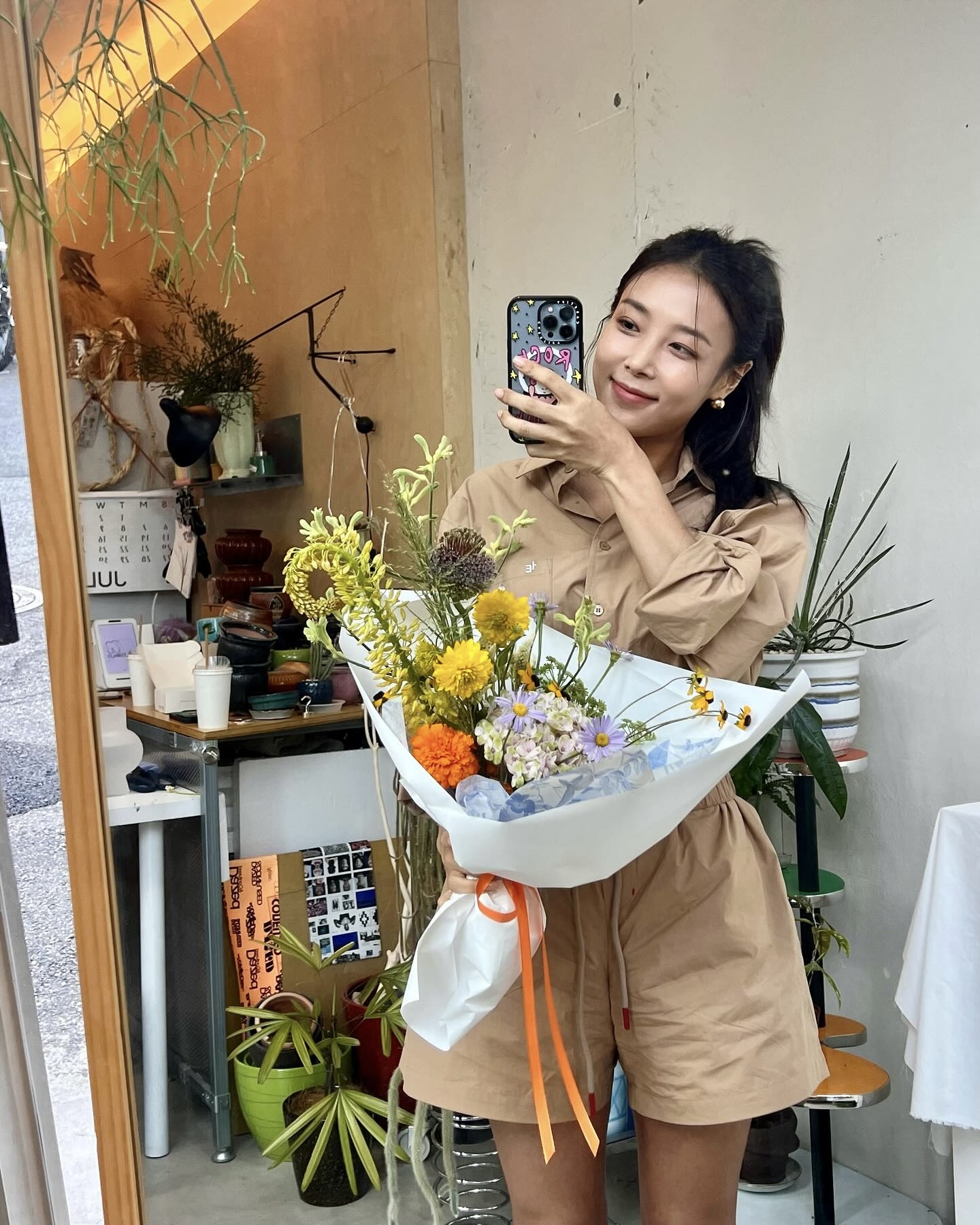 요즘 스타들이 빠진 취미 모음.zip
일상에 활력 +1 🏍️🥊👩🏻‍🍳🎻🌸 취미 루틴 따라 만들어 볼까? 이미지