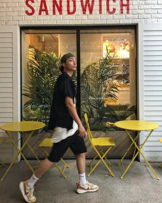 무심하게 입는 검정 버뮤다팬츠📞 이미지