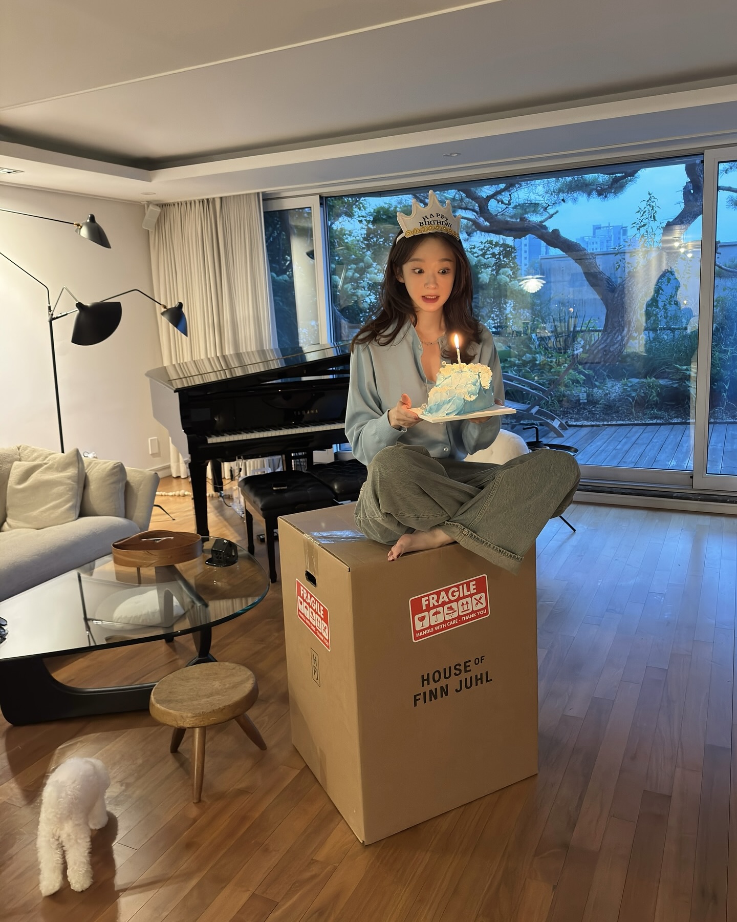 강밍키 생파에 해리언니 어떤데?!
1. 멋쨍이 사진 2. 맛난 예쁜 케잌 3. 갖고싶은 의자 다해줌🥰🎁 이미지4