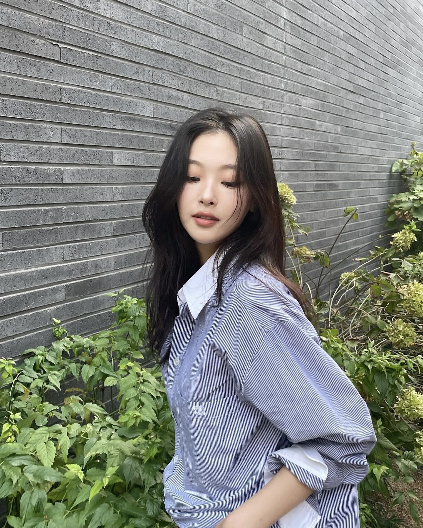 에어컨 바람 막아주는 셔츠룩🩷
실내외 온도차에는 센스있게 셔츠로 스타일링 해보세요💡 이미지3
