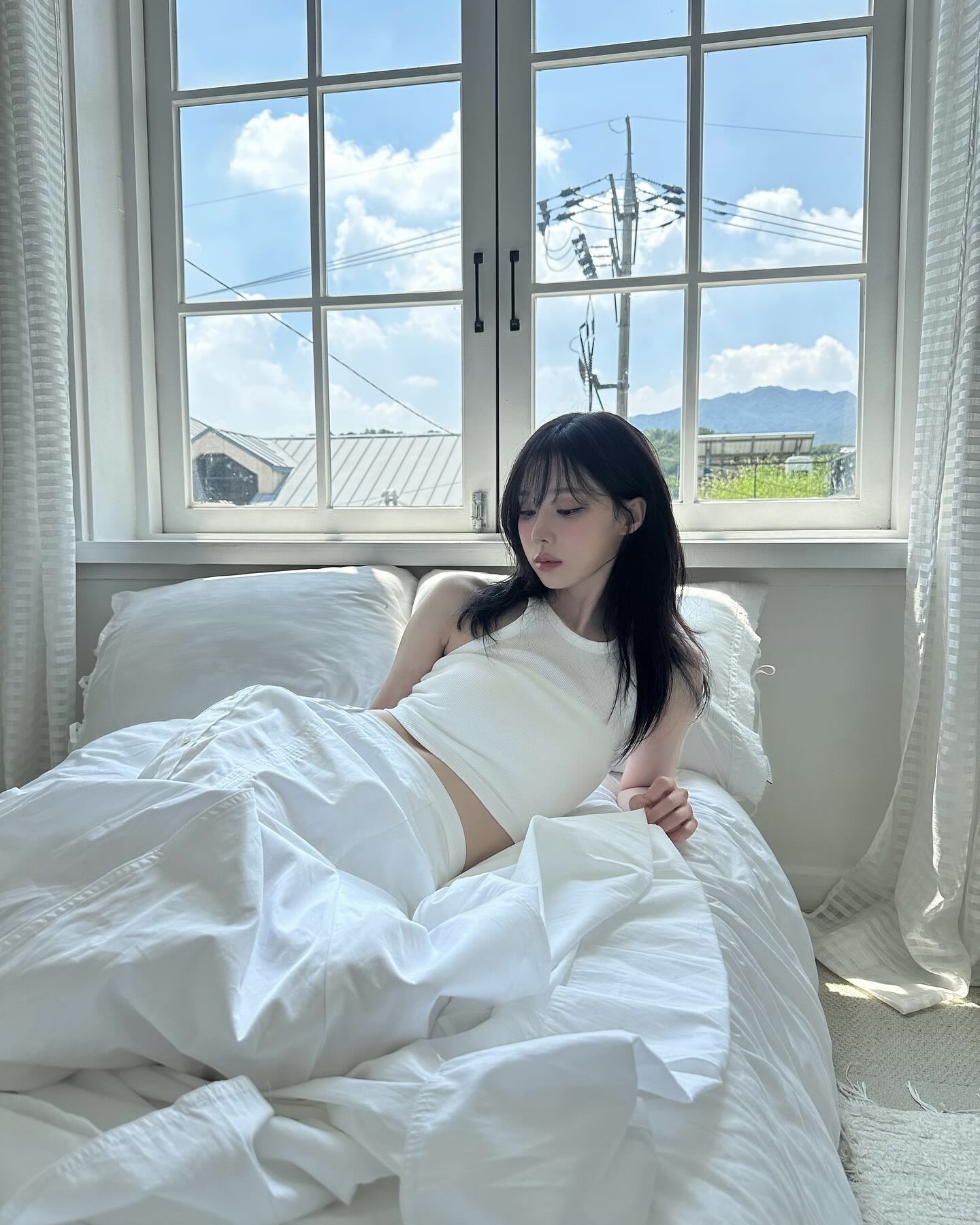 옷장에 하나쯤 꼭 있는 롱스커트🍃
간편하게 입기만 해도, 시원하고 우아한 여름 코디 완성🤍 이미지7