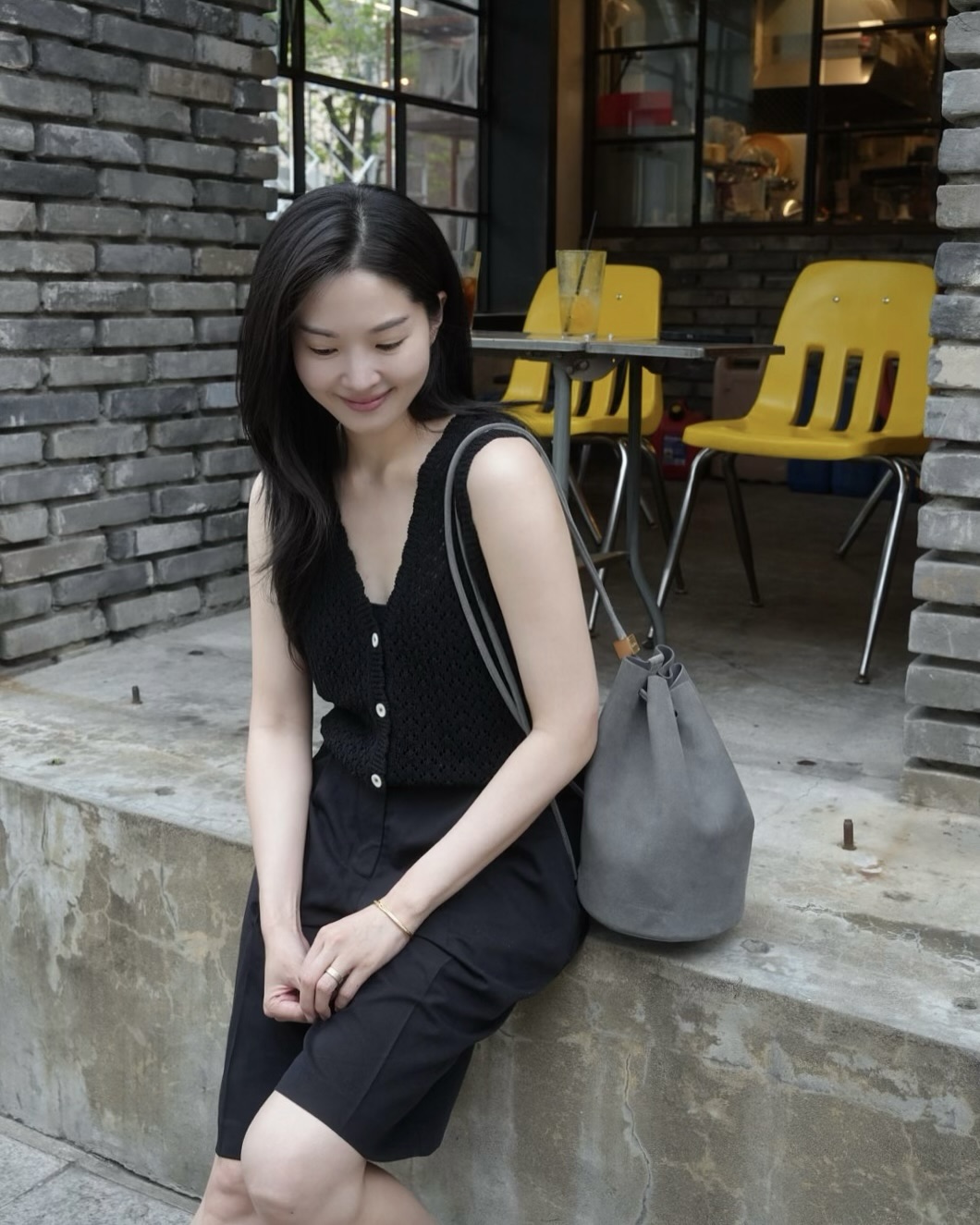 베스트 하나로 입체감+센스 ON💡 뭔가 아쉽다면, 티셔츠랑 민소매 말고 베스트를 입어보세요🧩💚 이미지