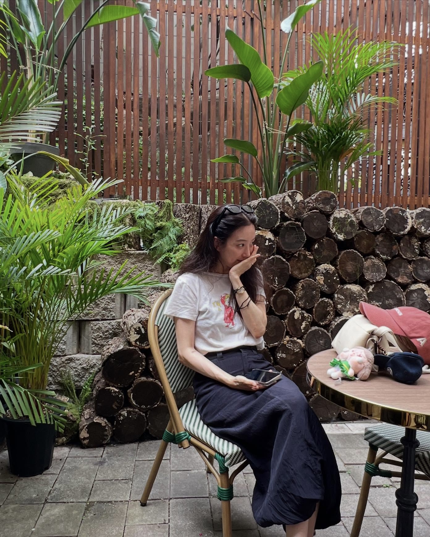옷장에 하나쯤 꼭 있는 롱스커트🍃 간편하게 입기만 해도, 시원하고 우아한 여름 코디 완성🤍 이미지