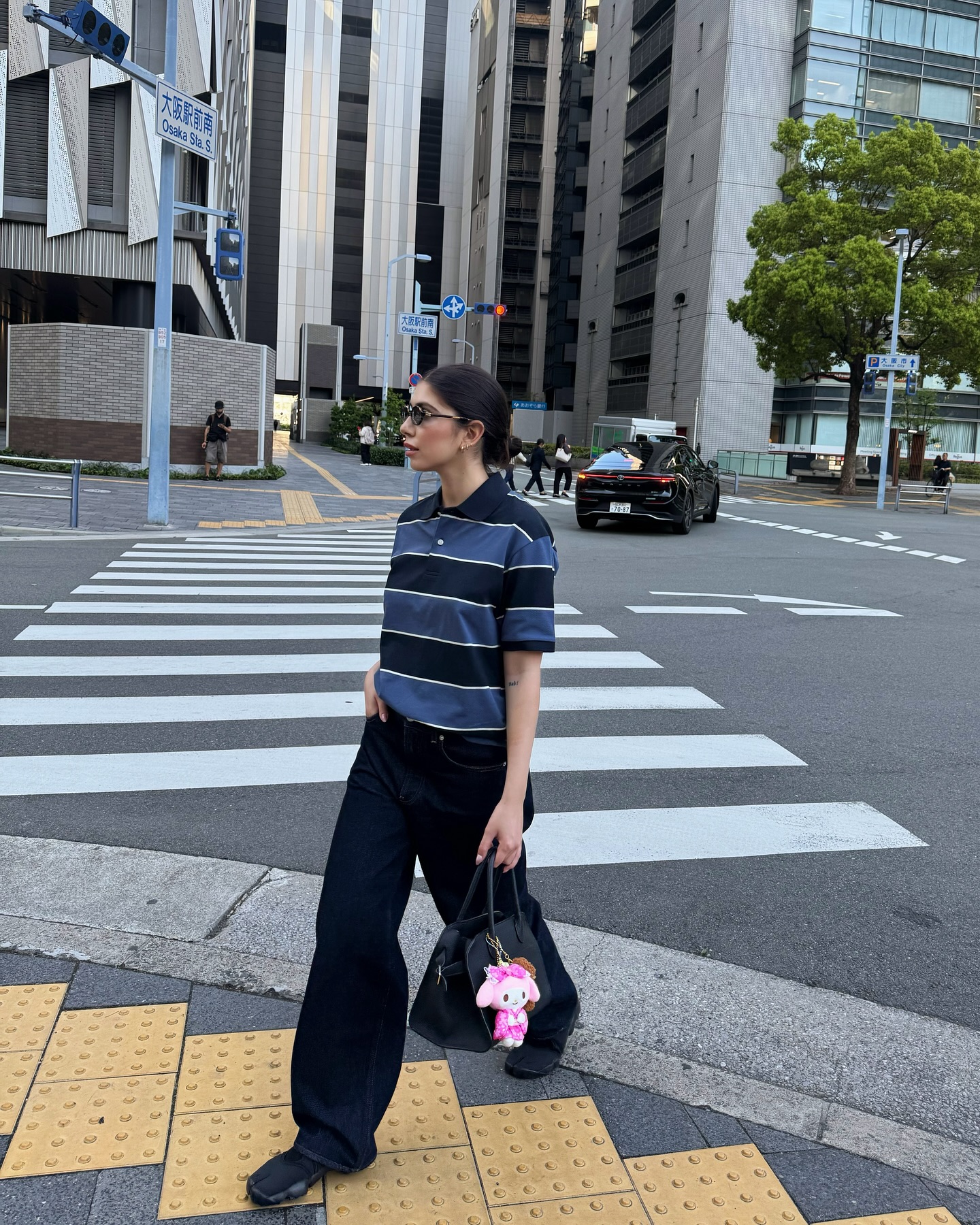 카라티 하나로 단정한데 멋쁨👕 매일 입게되는 여름 교복템✨차려입은 듯하면서도 꾸안꾸룩🙌🏻 이미지