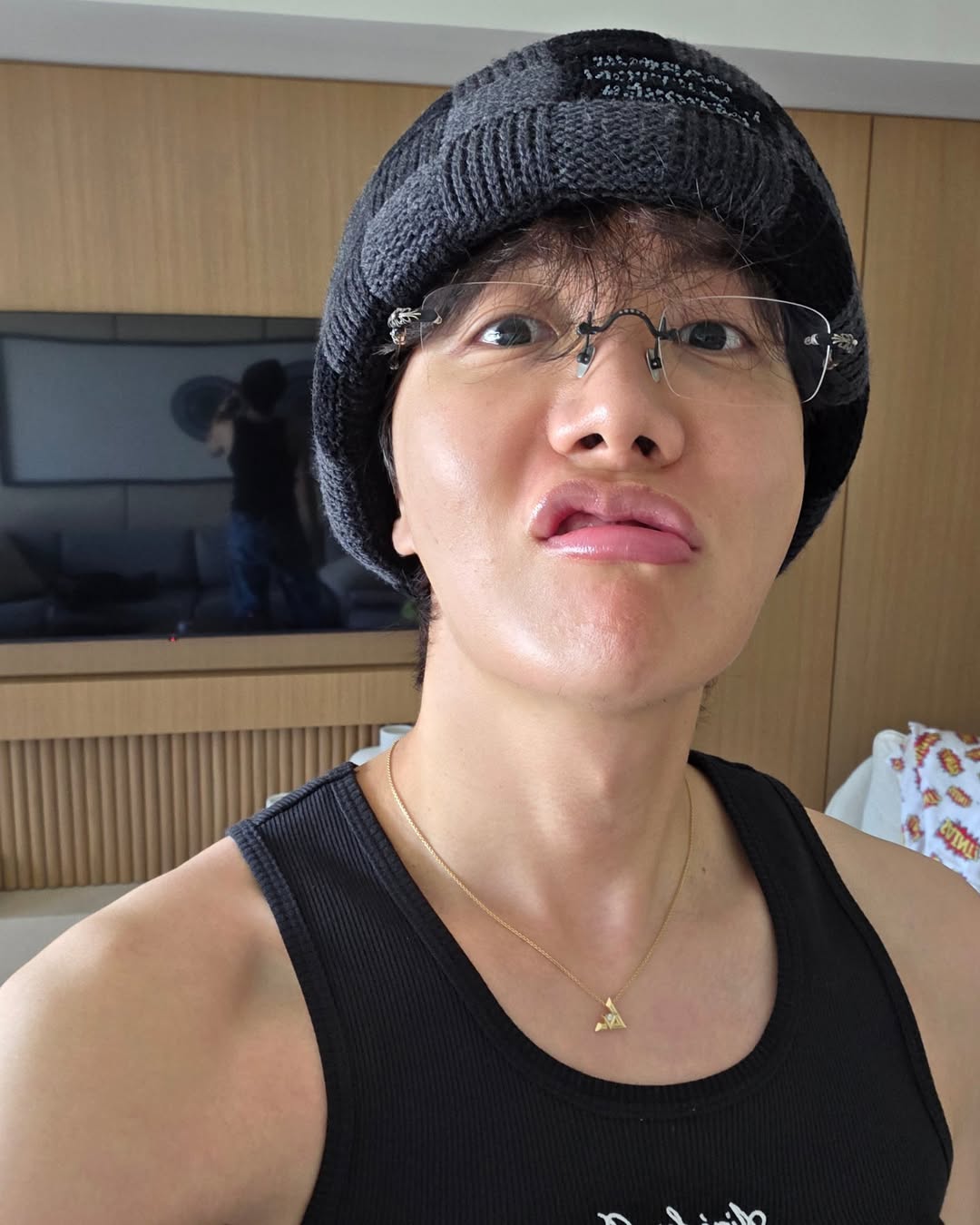 제이홉 애착 나시🎽ald 이미지