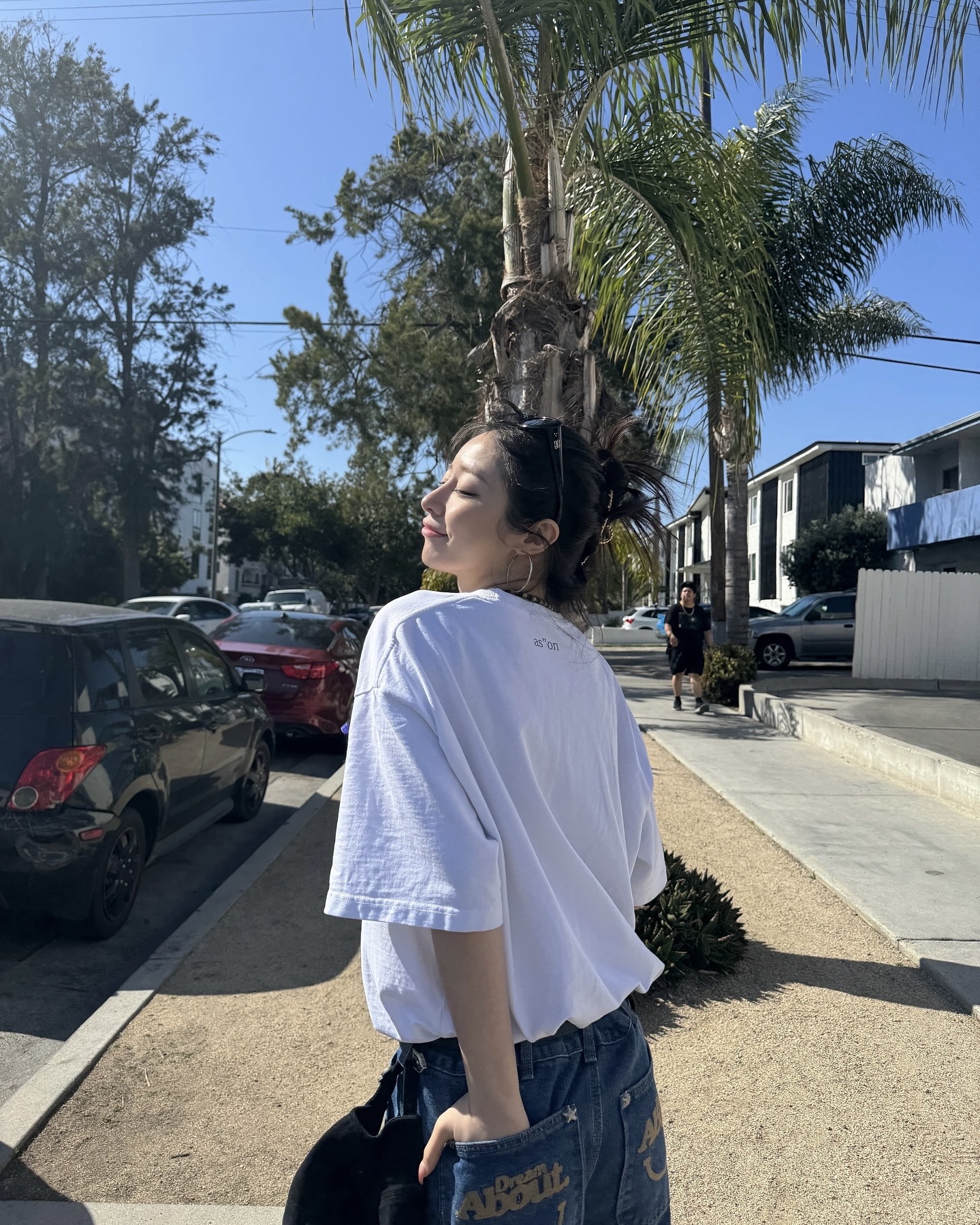 느좋 오버핏 그래픽이 와르르🫠
티셔츠 장수가 알려주는 오버핏 티셔츠 활용법 알고가자🏹💡 이미지